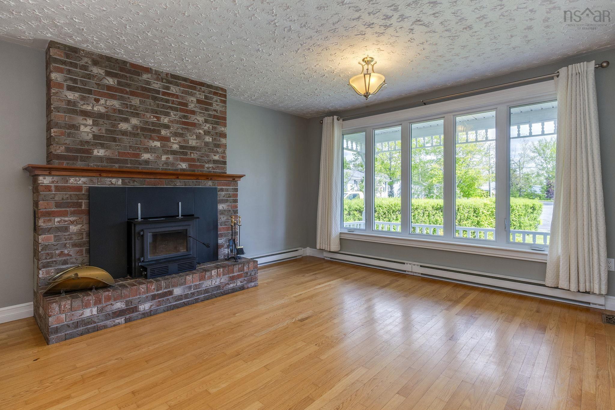 $630,000.00: 3 Parker Place Crescent, Enfield