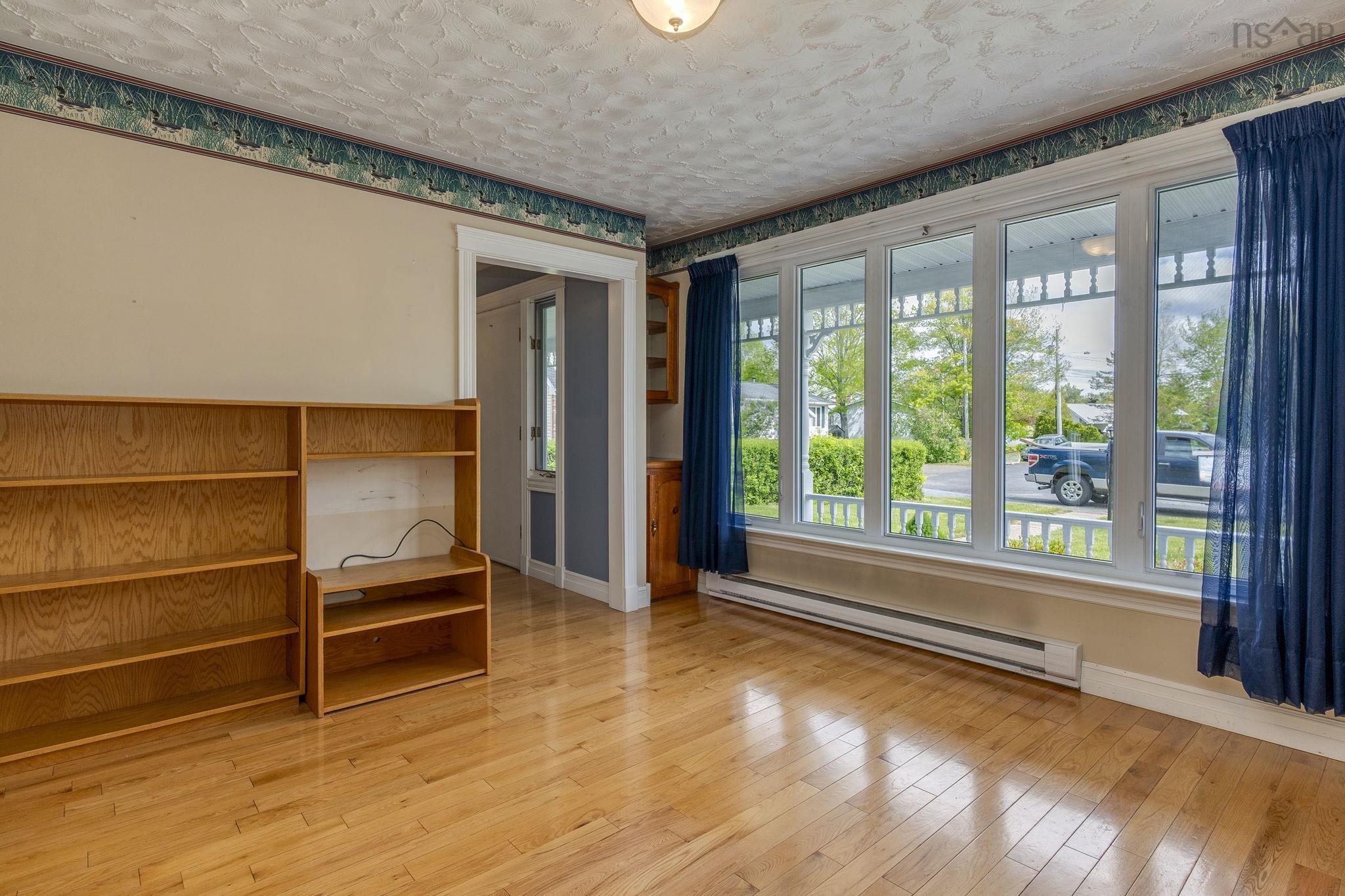 $630,000.00: 3 Parker Place Crescent, Enfield