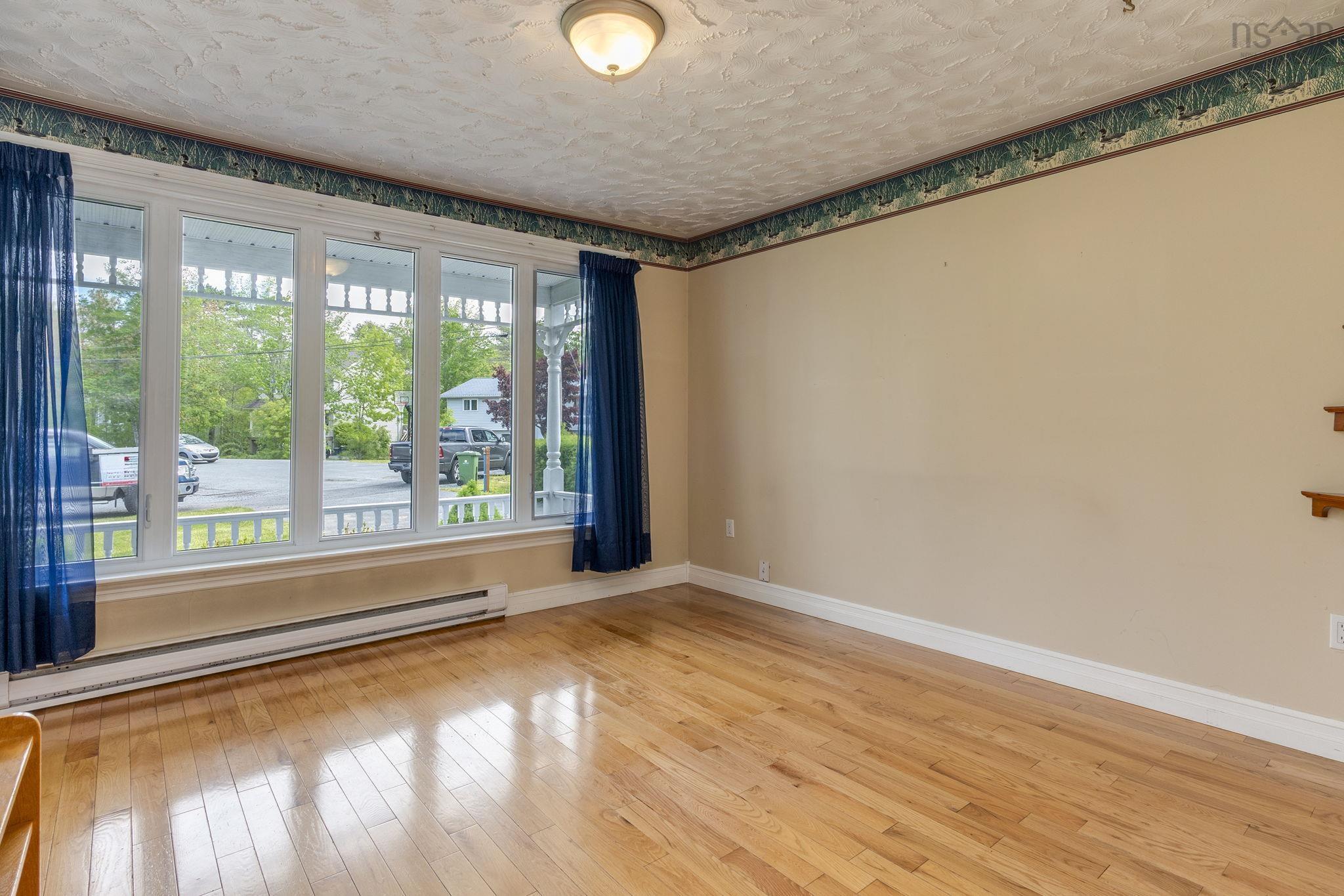 $630,000.00: 3 Parker Place Crescent, Enfield