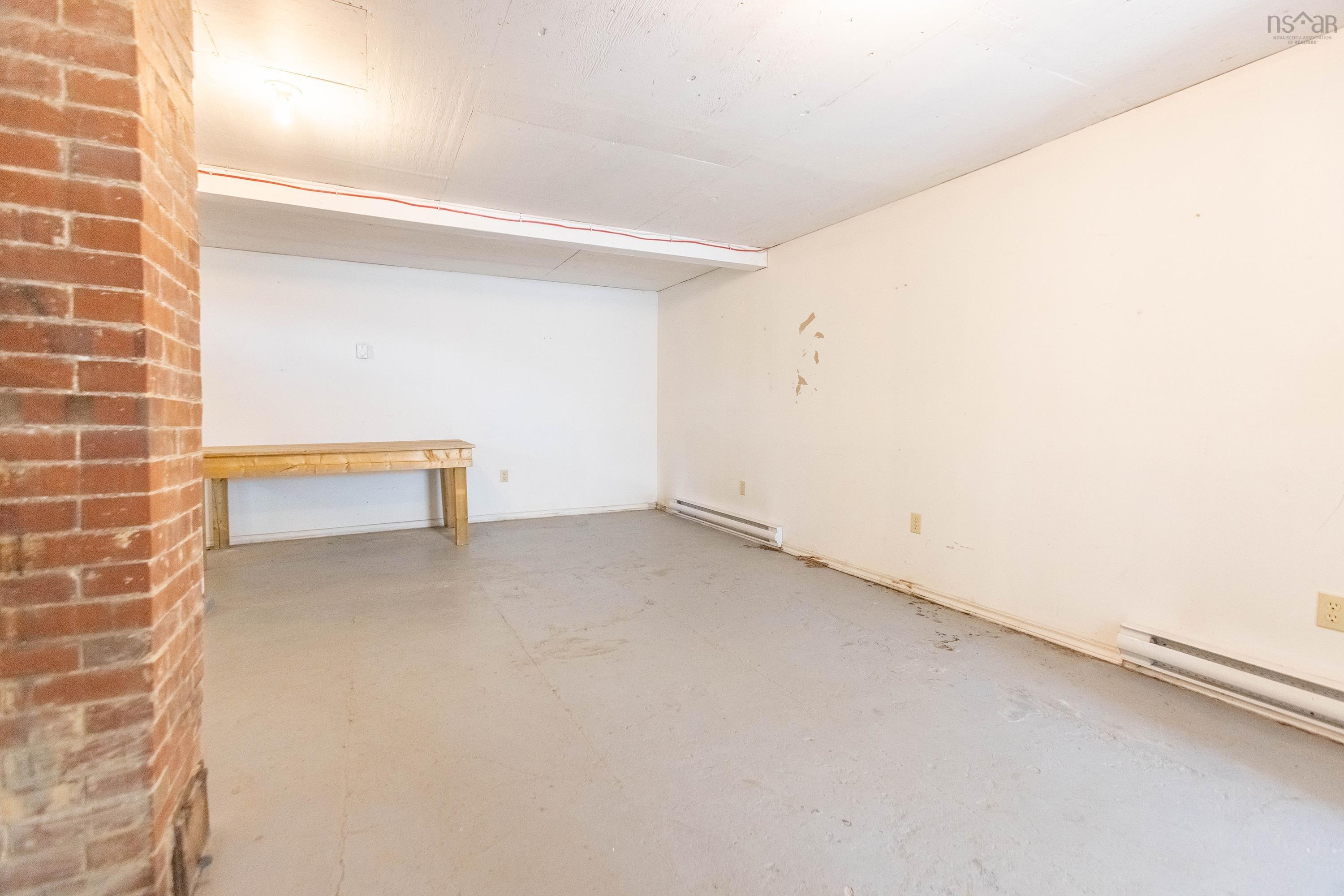 $99,000.00: 2388 Western Avenue, Parrsboro