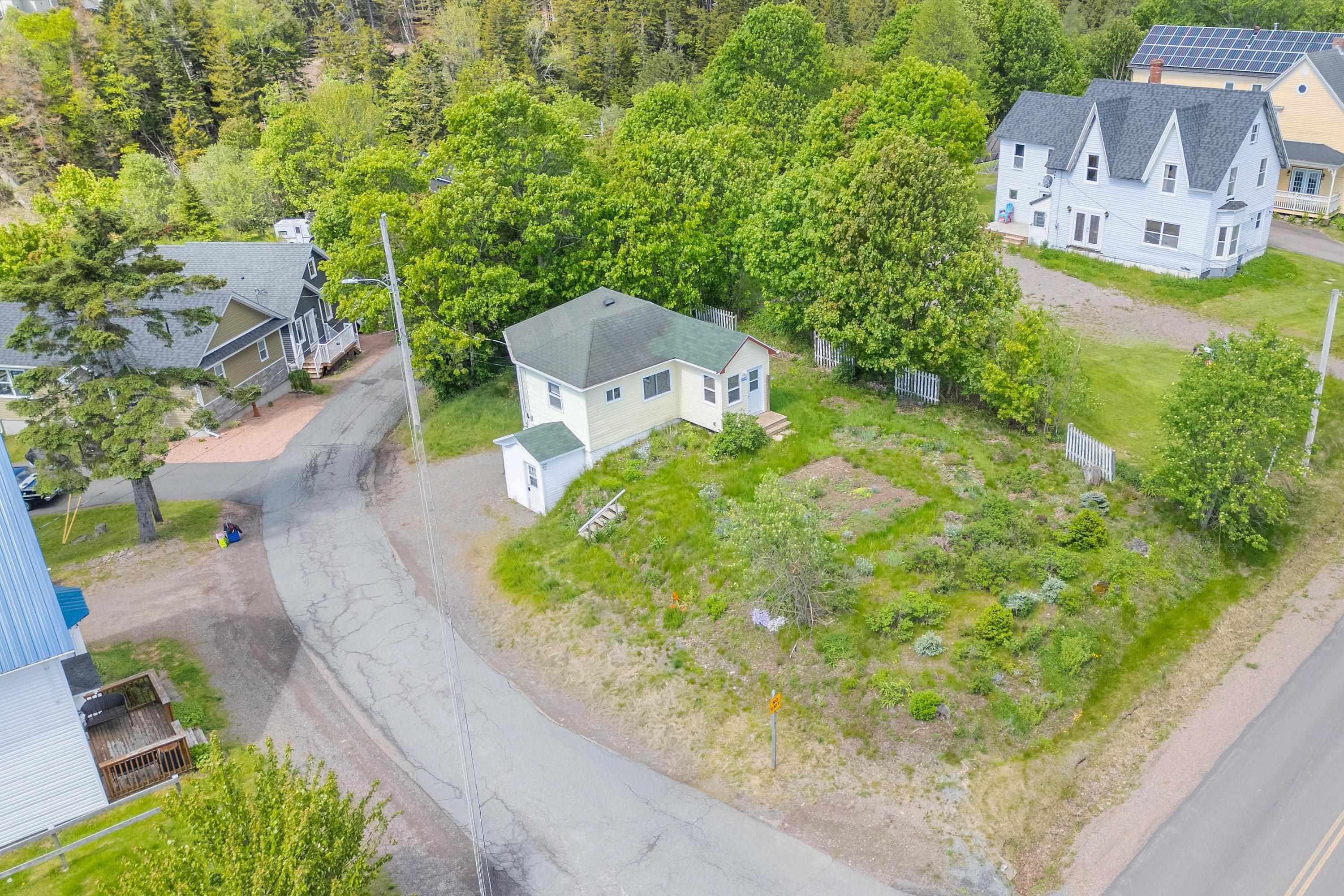 $99,000.00: 2388 Western Avenue, Parrsboro