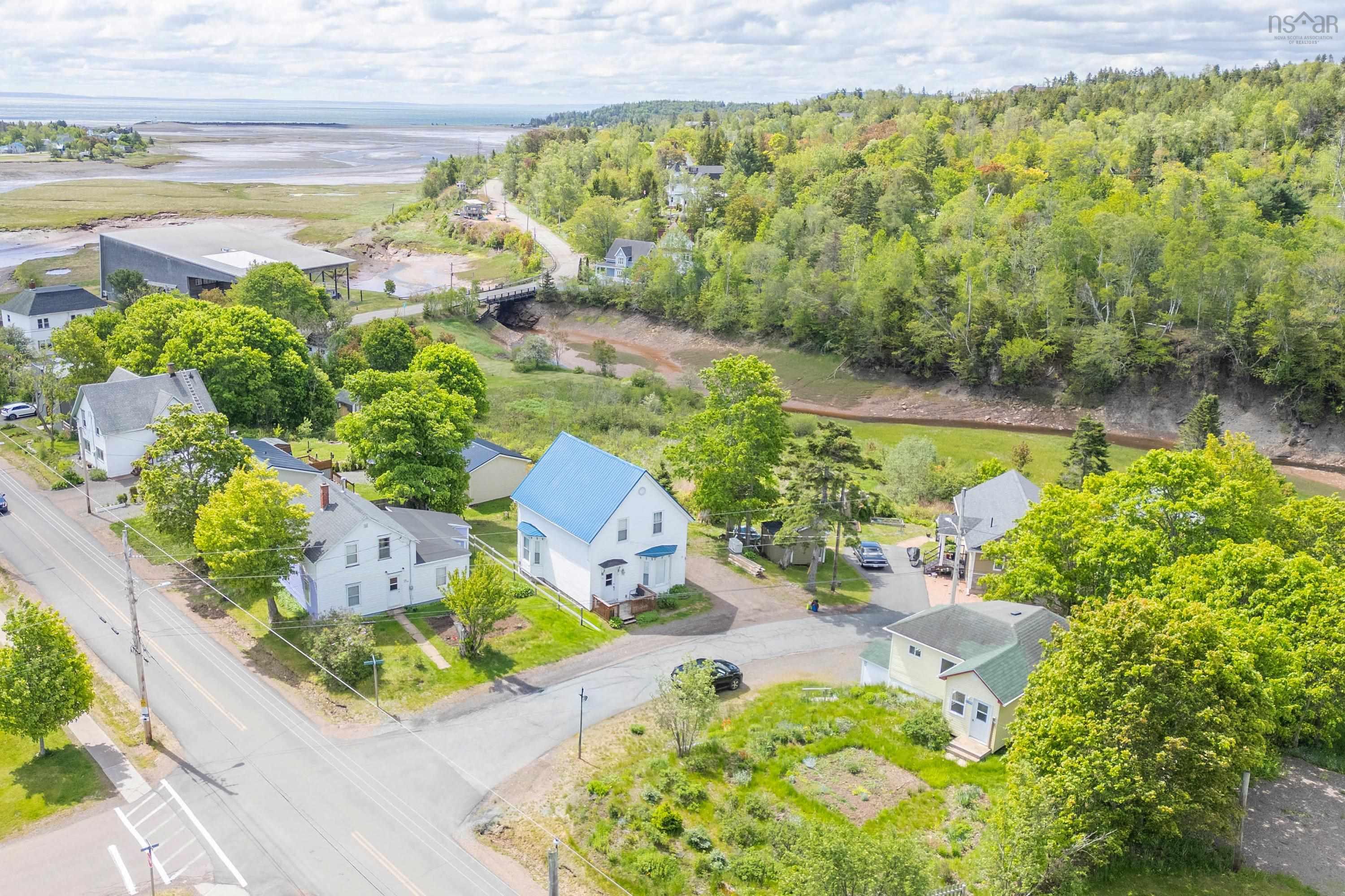 $99,000.00: 2388 Western Avenue, Parrsboro