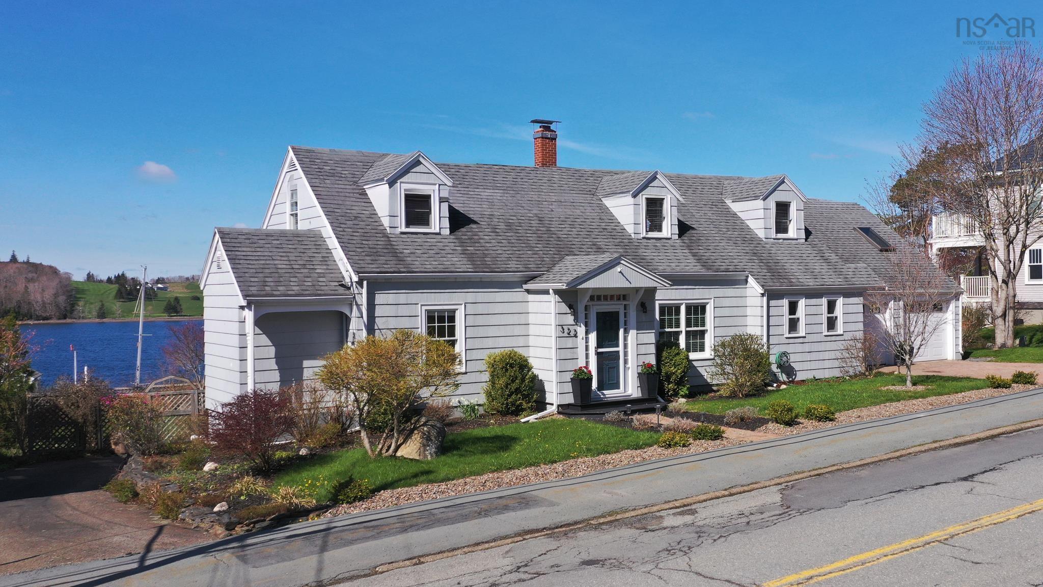 $1,329,000.00: 322 Pelham street Lunenburg, Lunenburg