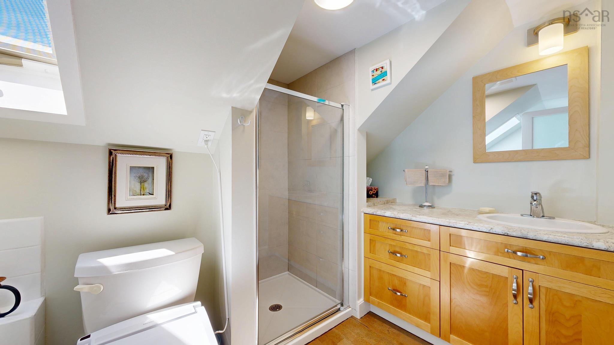 $1,329,000.00: 322 Pelham street Lunenburg, Lunenburg
