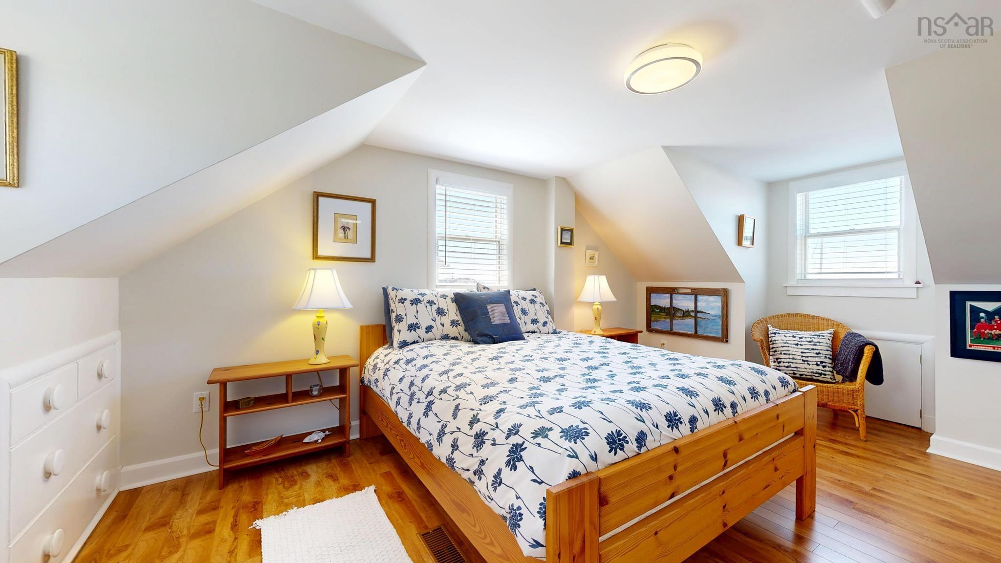 $1,329,000.00: 322 Pelham street Lunenburg, Lunenburg