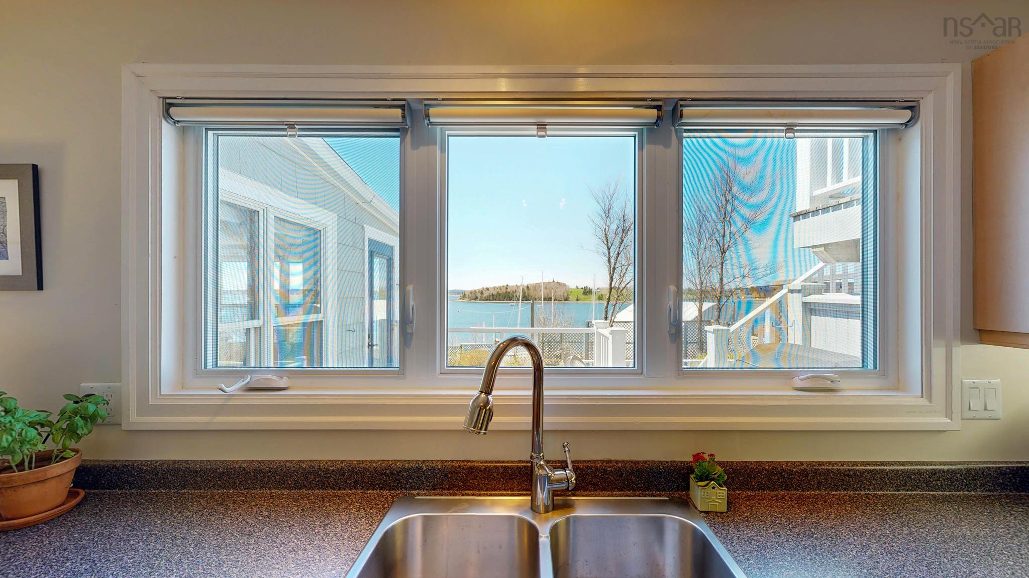 $1,329,000.00: 322 Pelham street Lunenburg, Lunenburg