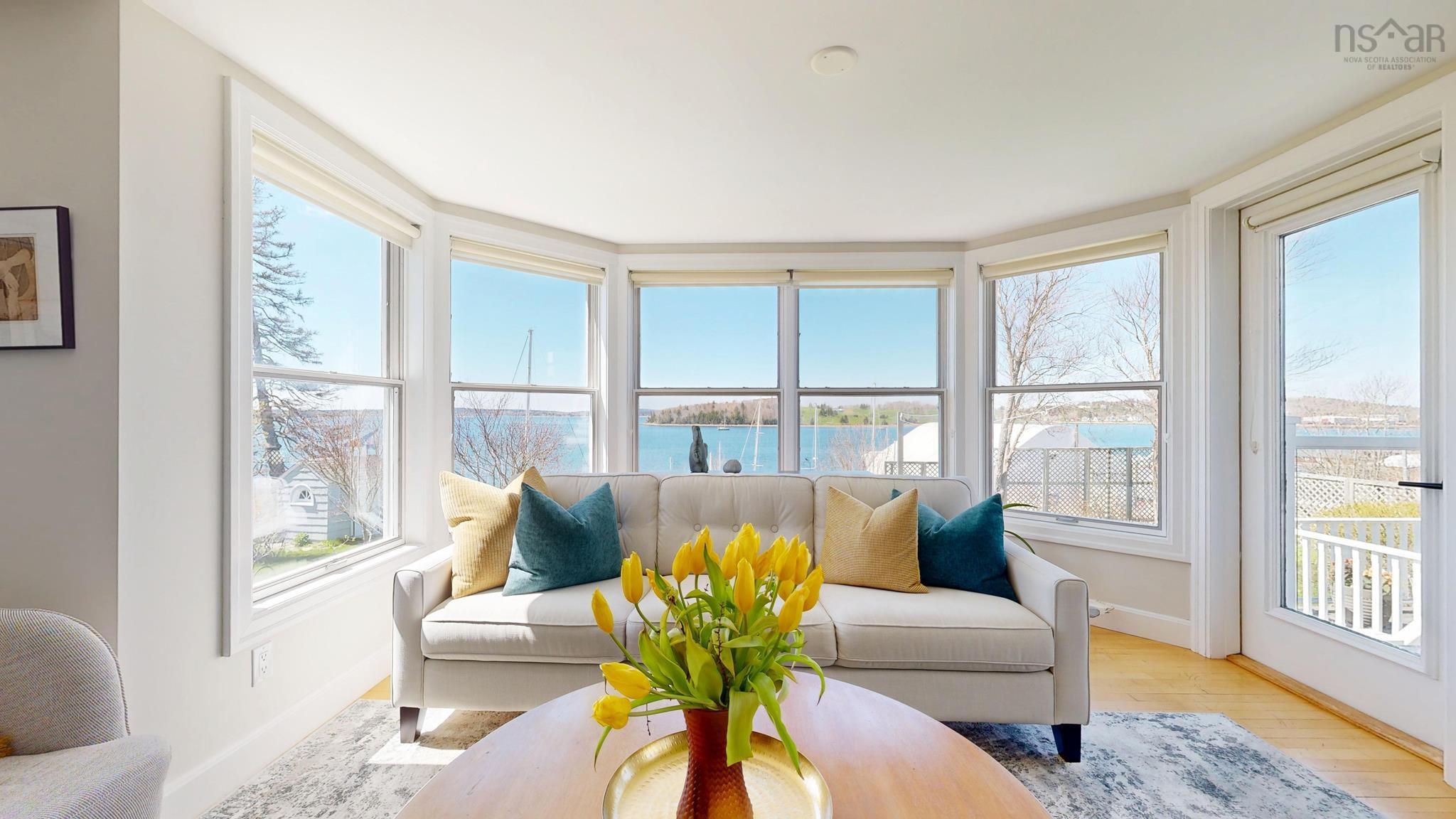 $1,329,000.00: 322 Pelham street Lunenburg, Lunenburg
