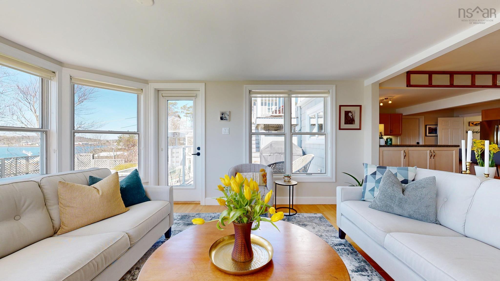 $1,329,000.00: 322 Pelham street Lunenburg, Lunenburg