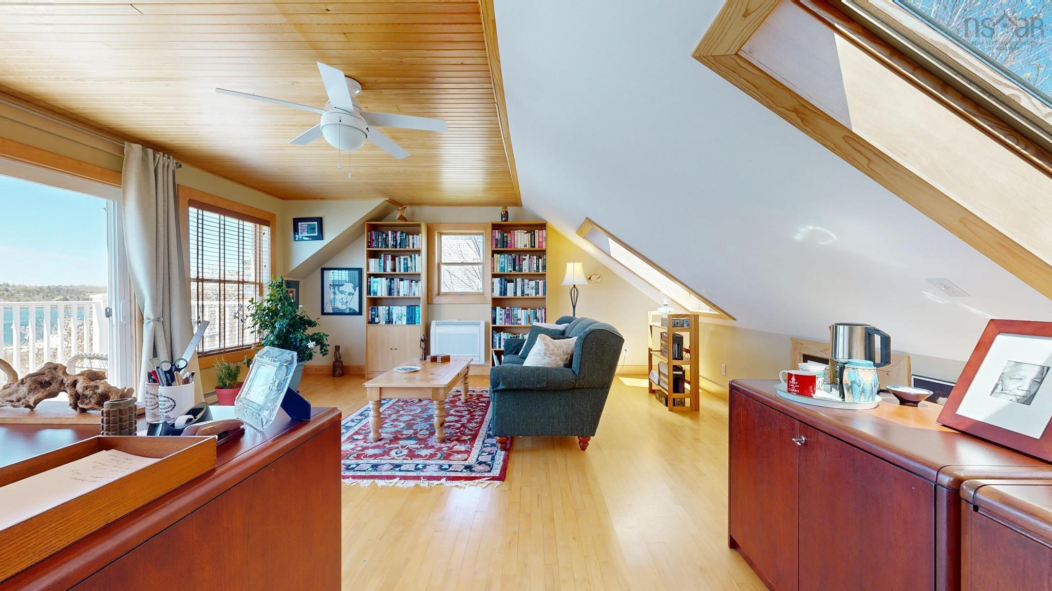 $1,329,000.00: 322 Pelham street Lunenburg, Lunenburg
