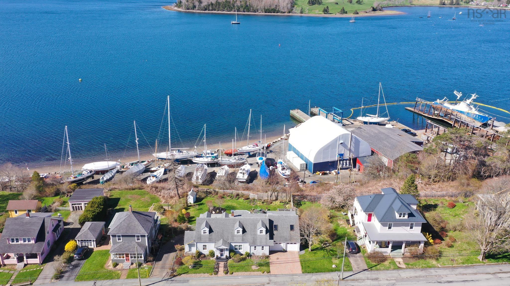 $1,329,000.00: 322 Pelham street Lunenburg, Lunenburg