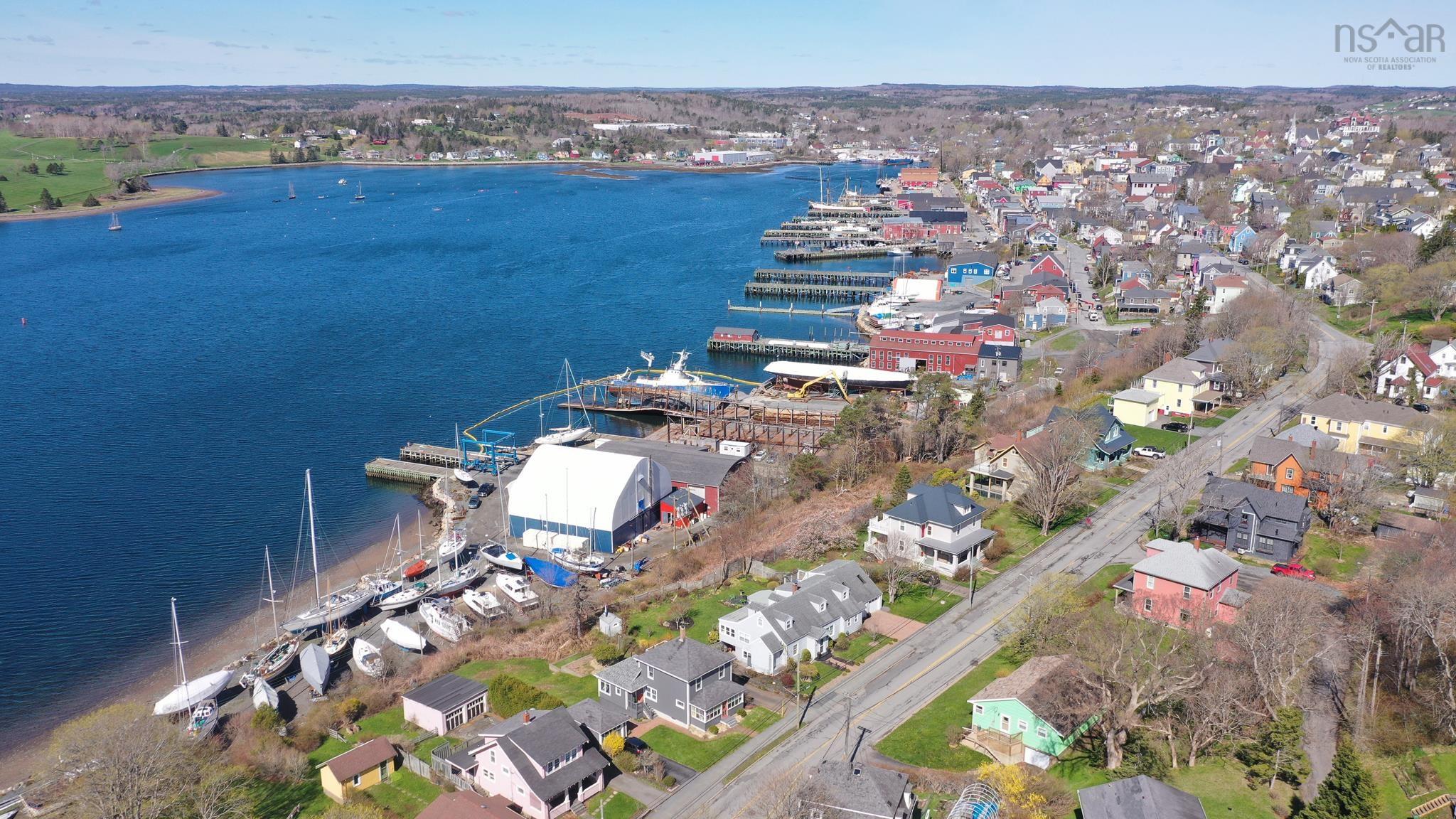 $1,329,000.00: 322 Pelham street Lunenburg, Lunenburg
