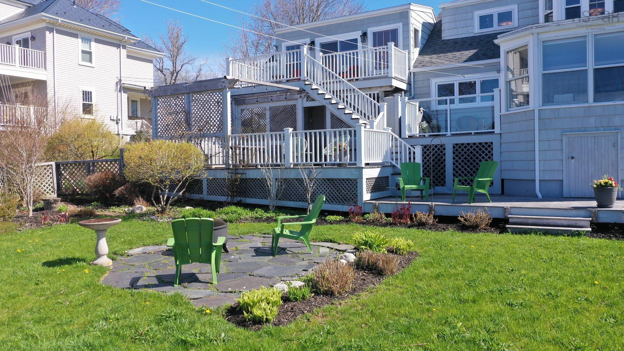 $1,329,000.00: 322 Pelham street Lunenburg, Lunenburg