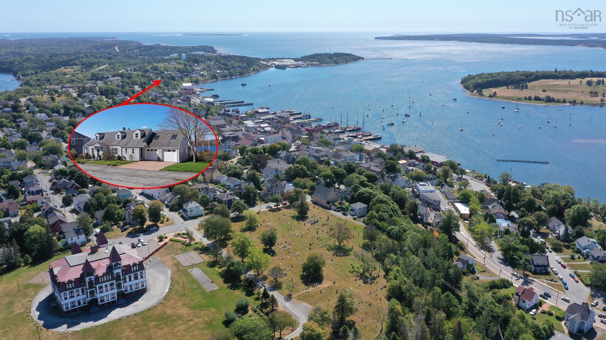 $1,329,000.00: 322 Pelham street Lunenburg, Lunenburg