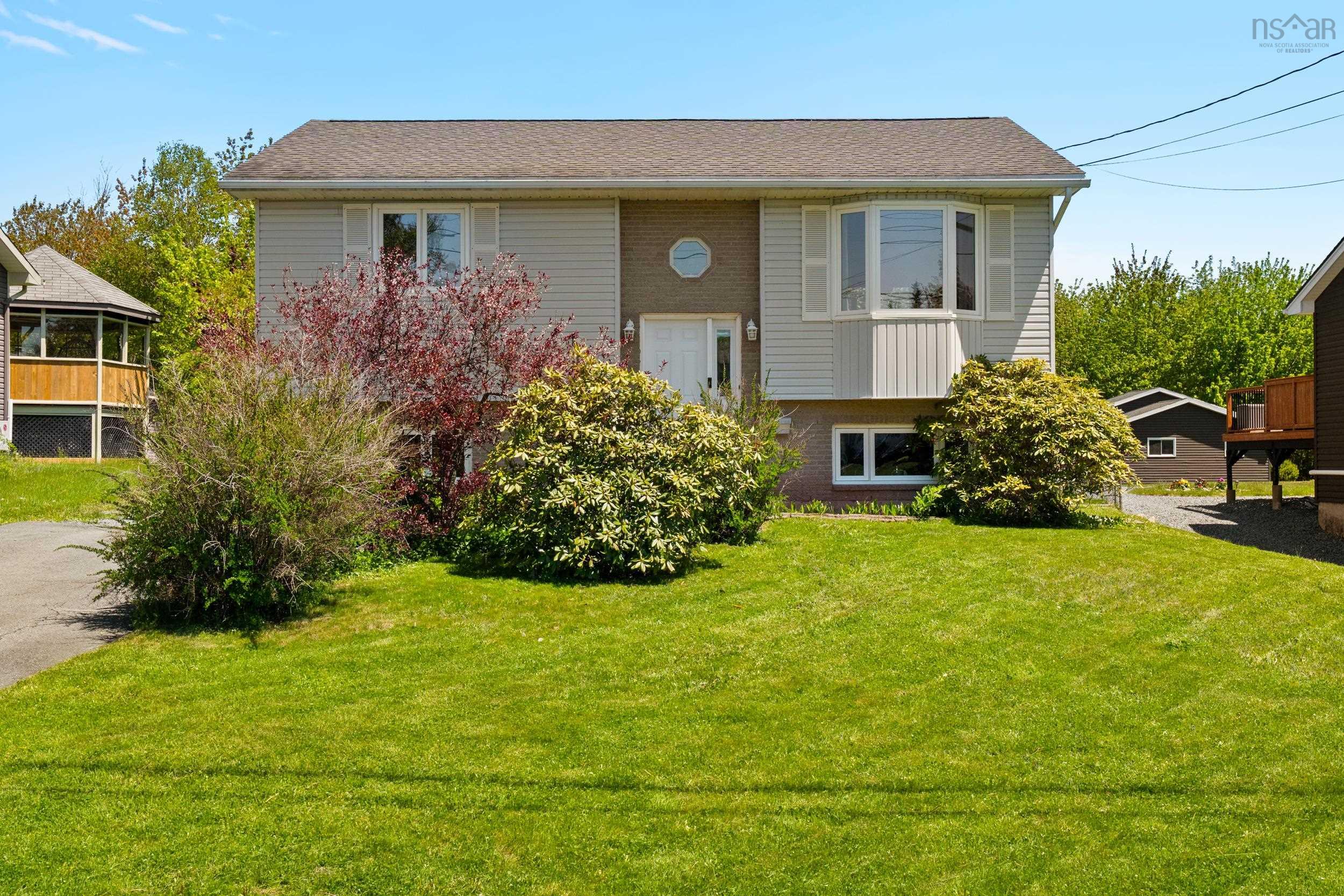 $555,000.00: 18 Old Lawrencetown Road, Dartmouth