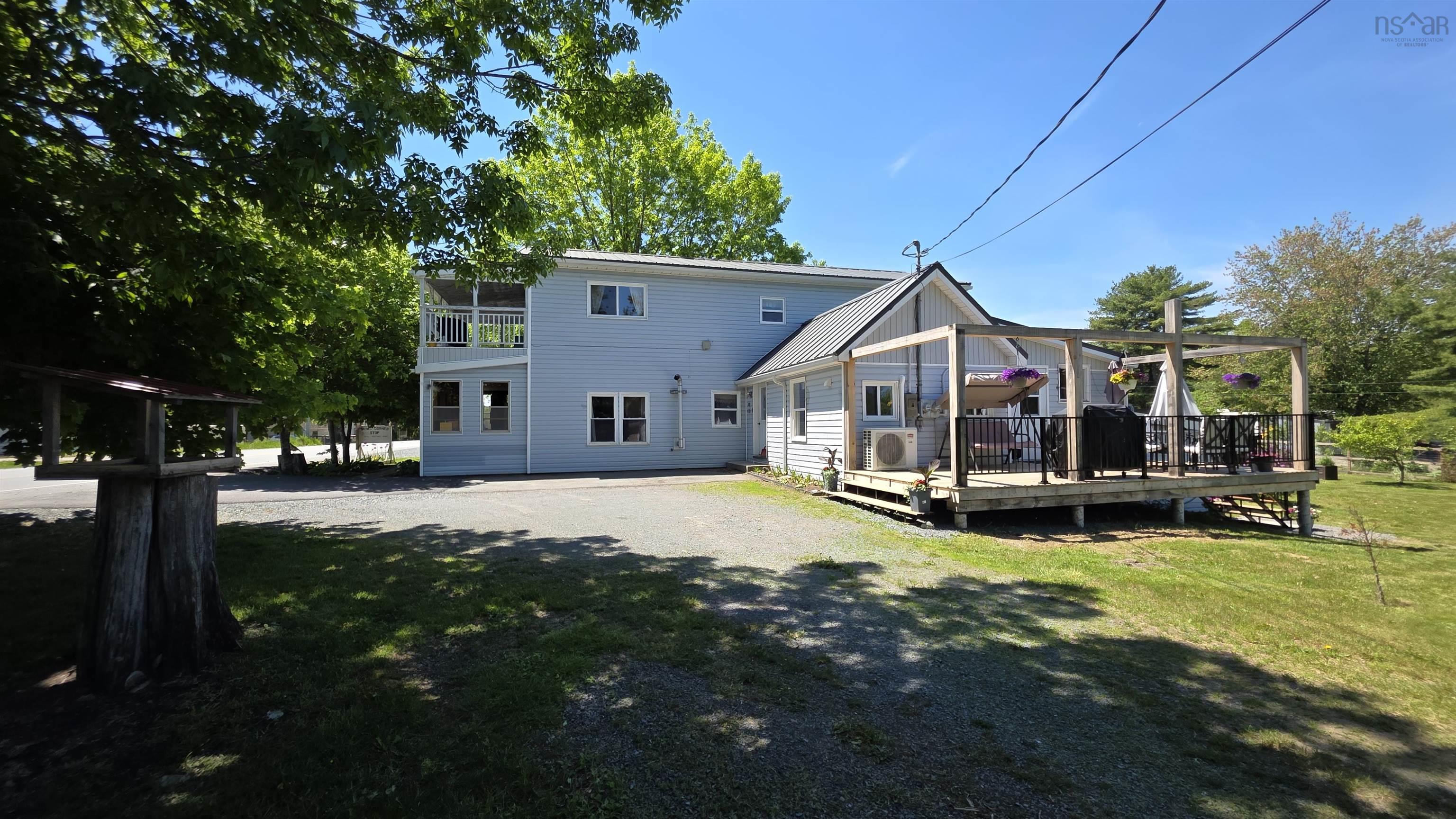 $429,500.00: 6148 Highway 208, North Brookfield