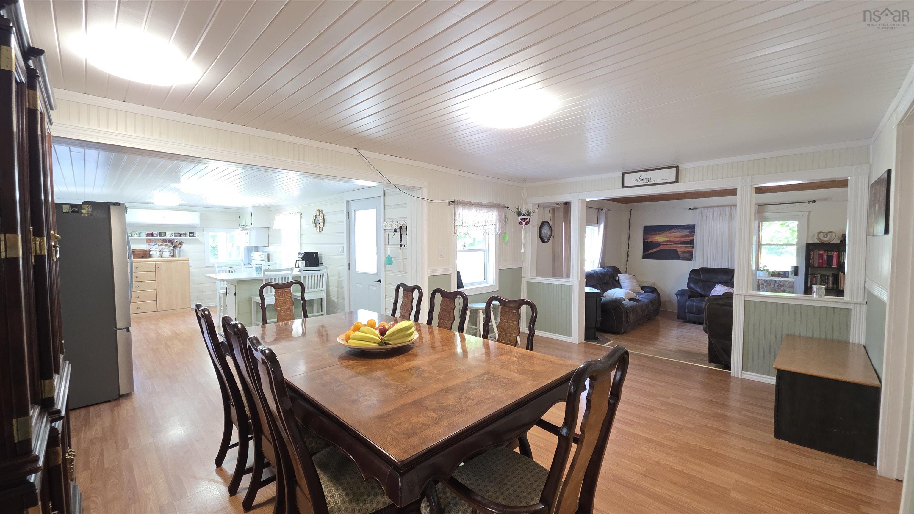 $429,500.00: 6148 Highway 208, North Brookfield