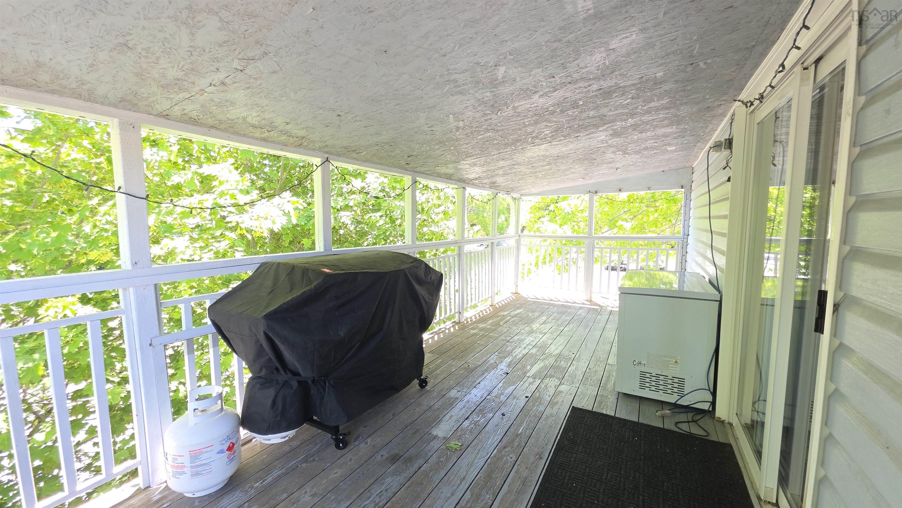 $429,500.00: 6148 Highway 208, North Brookfield