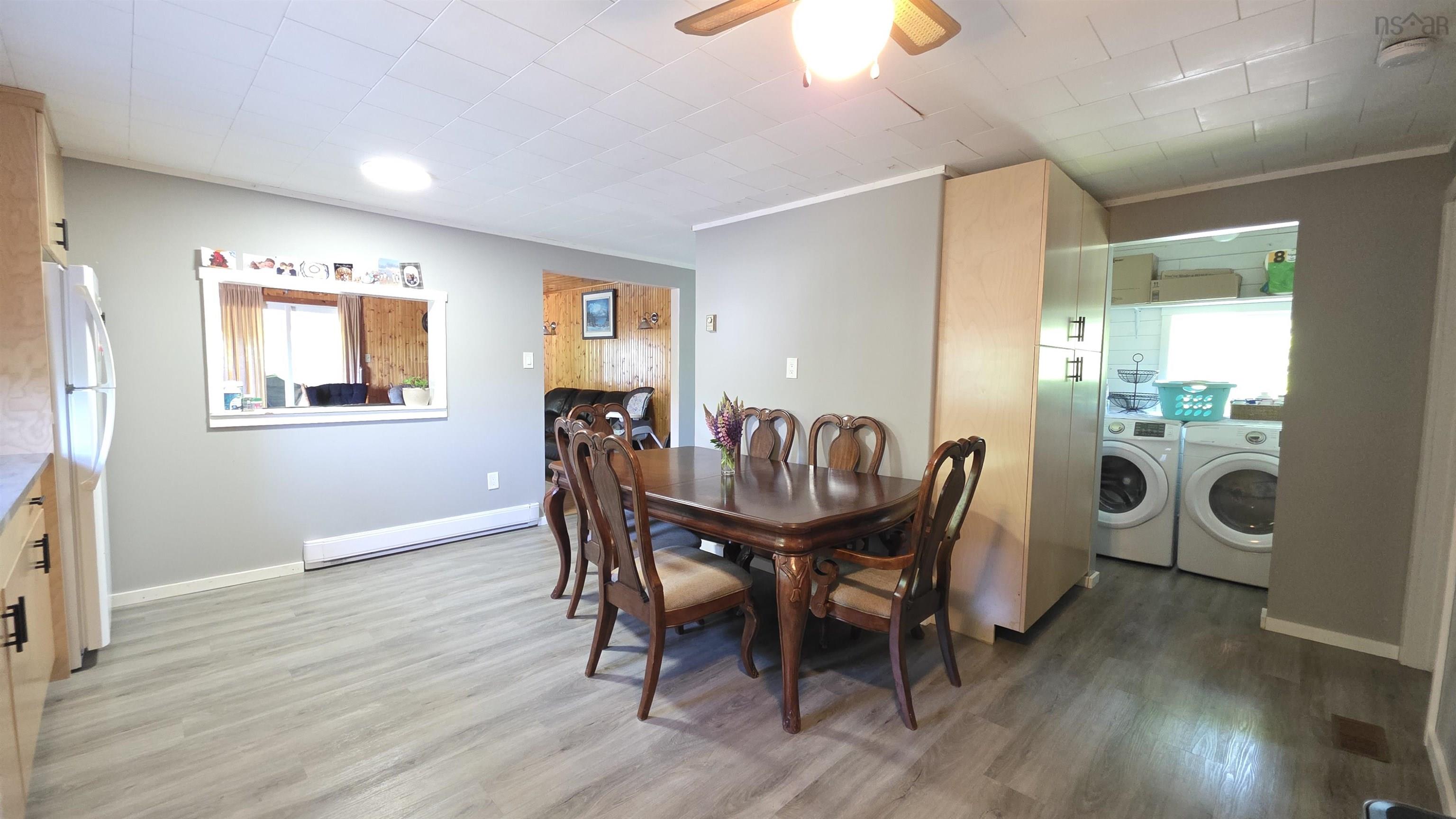 $429,500.00: 6148 Highway 208, North Brookfield