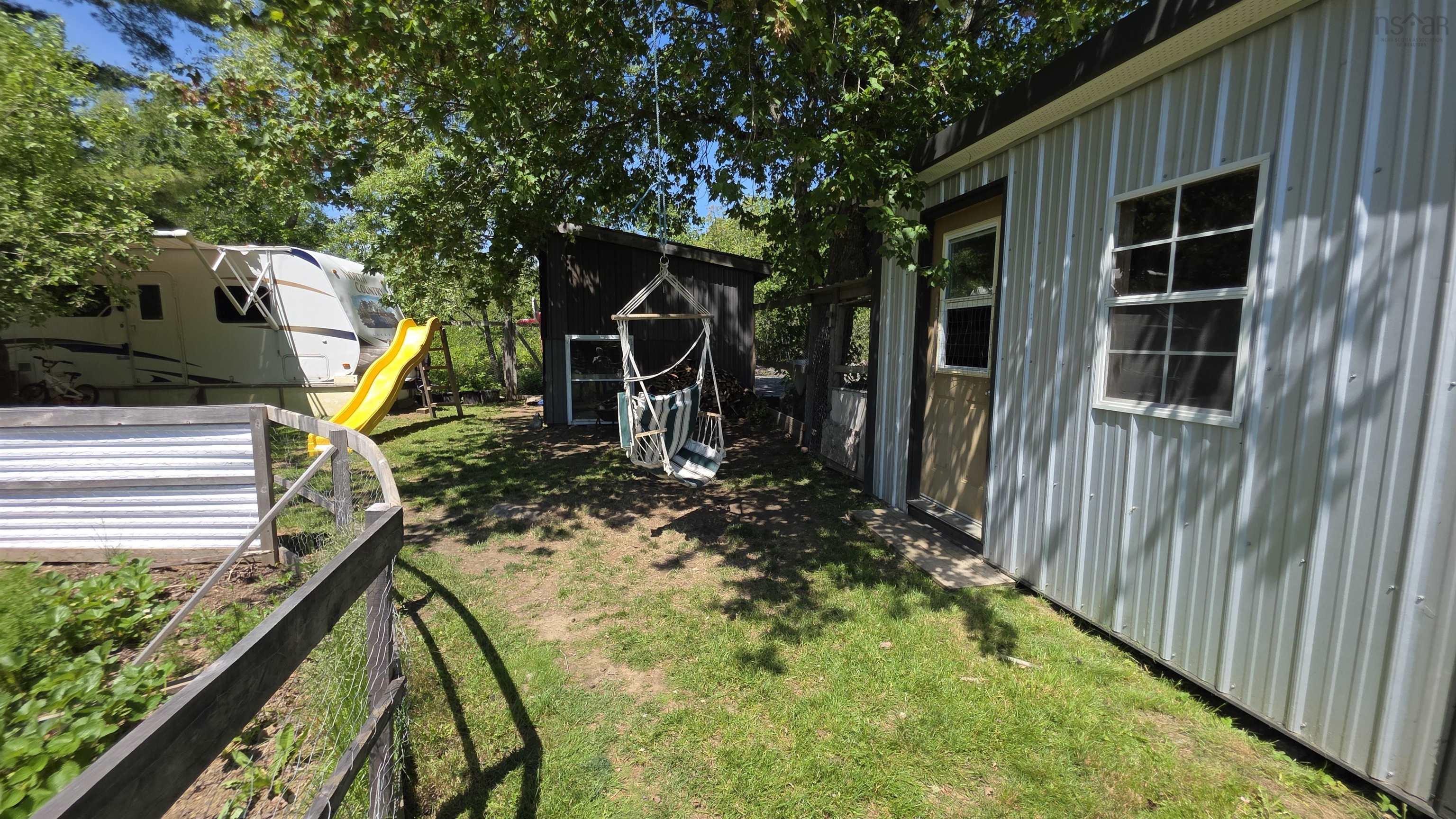 $429,500.00: 6148 Highway 208, North Brookfield