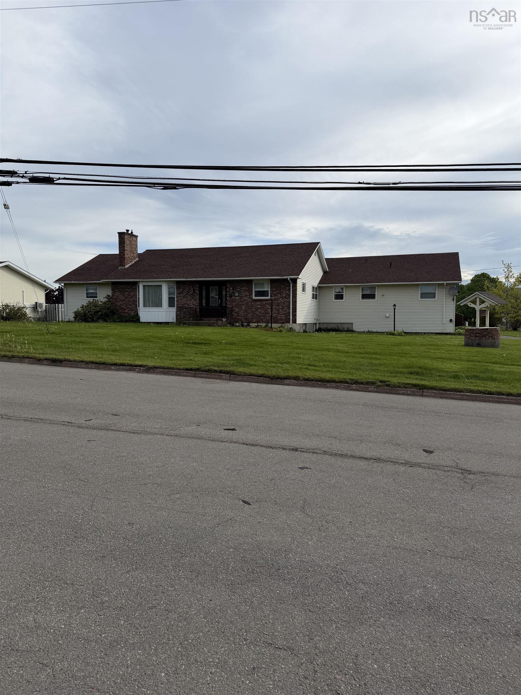 $589,900.00: 246 Hawthorne Street       B2G 2R3, Antigonish