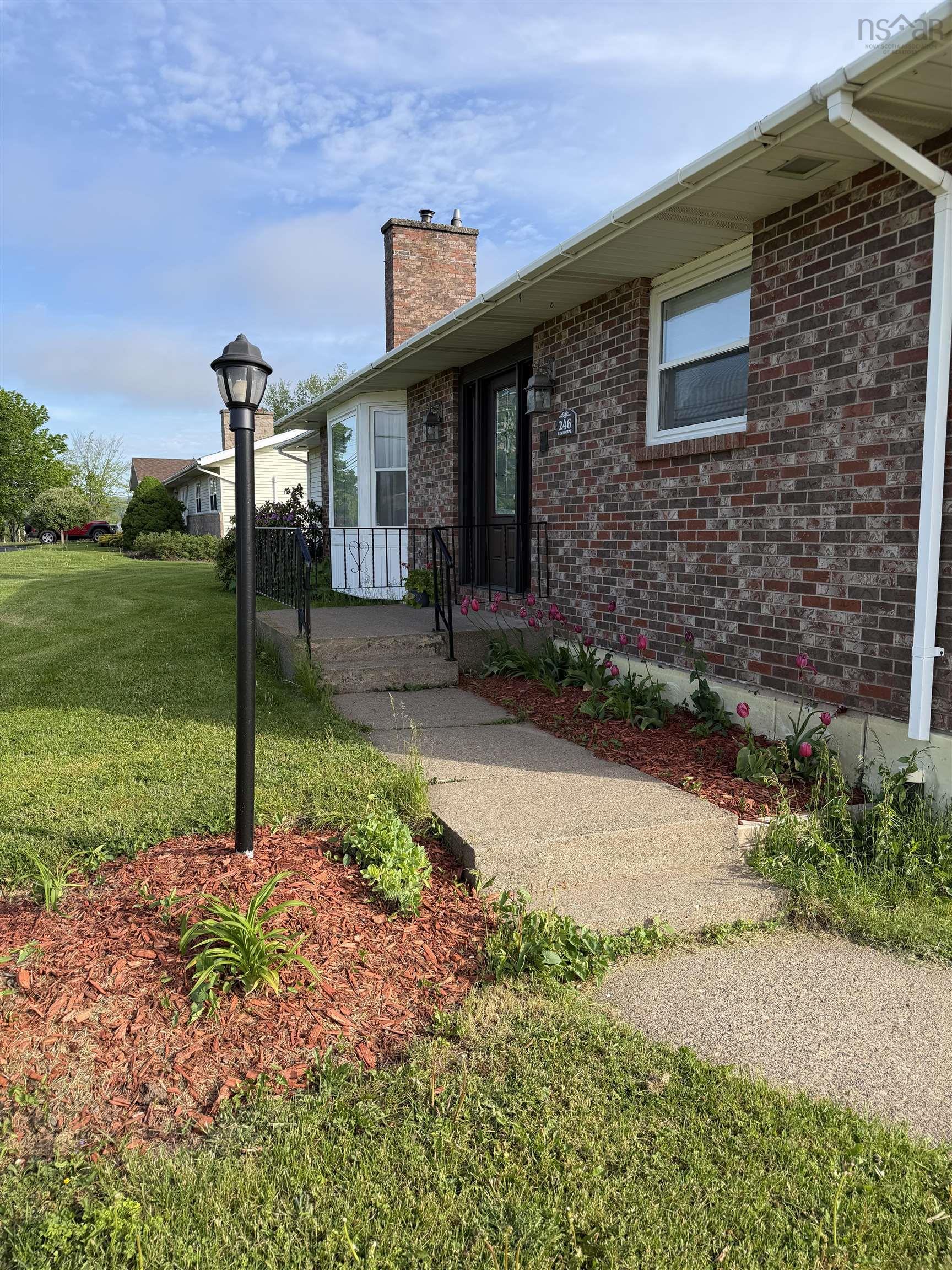 $589,900.00: 246 Hawthorne Street       B2G 2R3, Antigonish