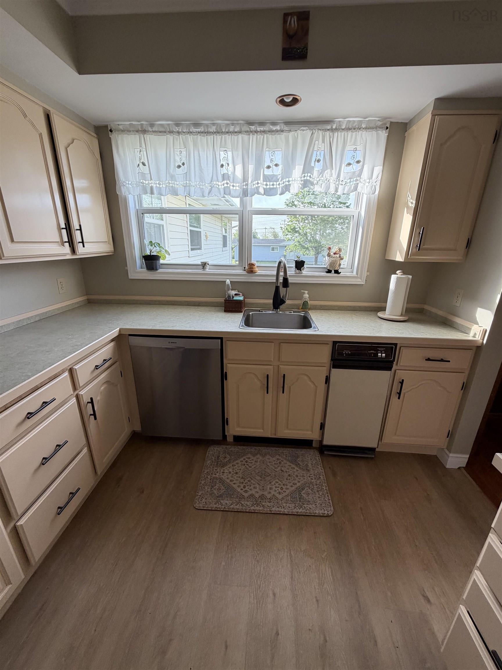 $589,900.00: 246 Hawthorne Street       B2G 2R3, Antigonish