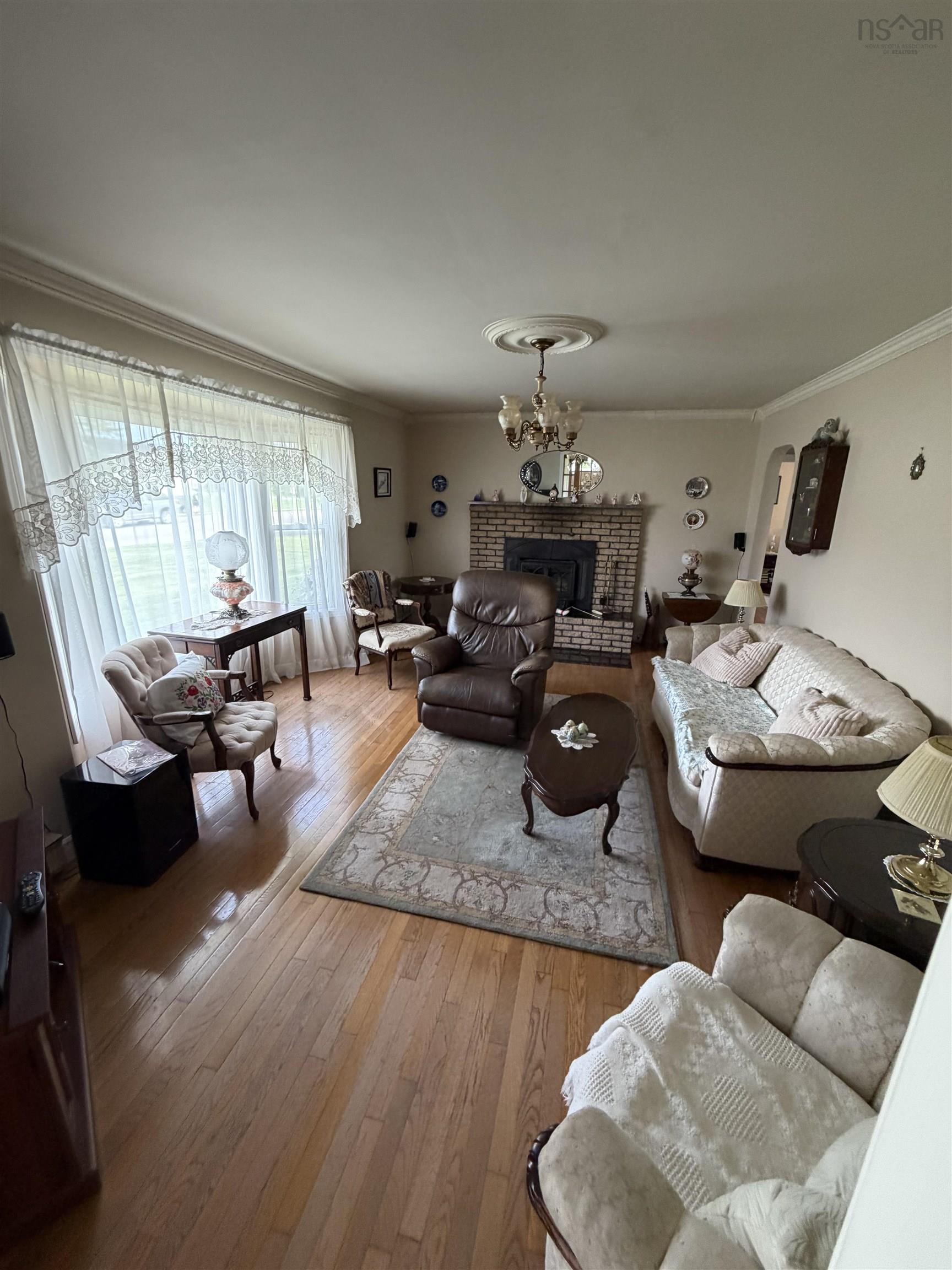 $589,900.00: 246 Hawthorne Street       B2G 2R3, Antigonish