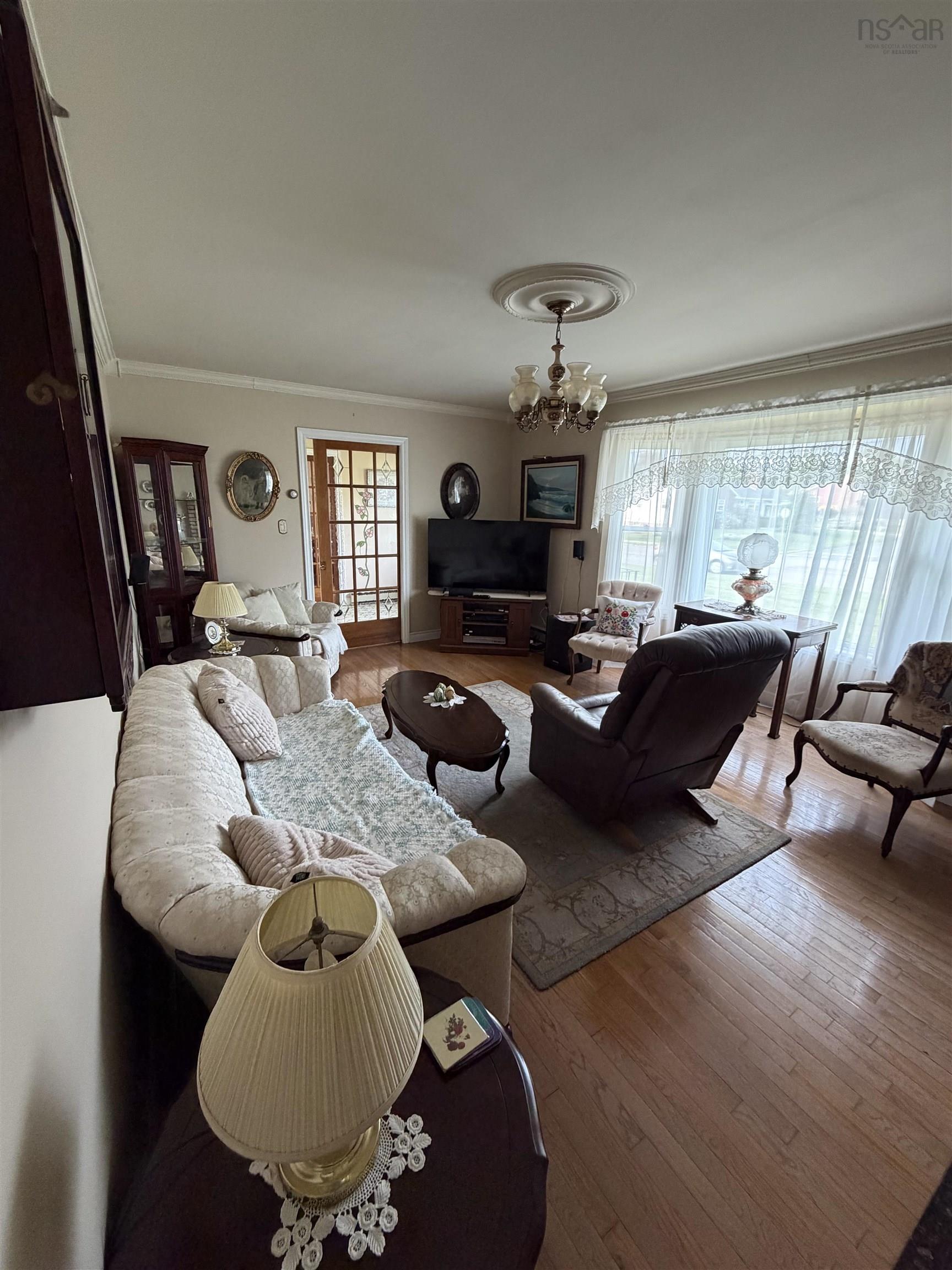 $589,900.00: 246 Hawthorne Street       B2G 2R3, Antigonish
