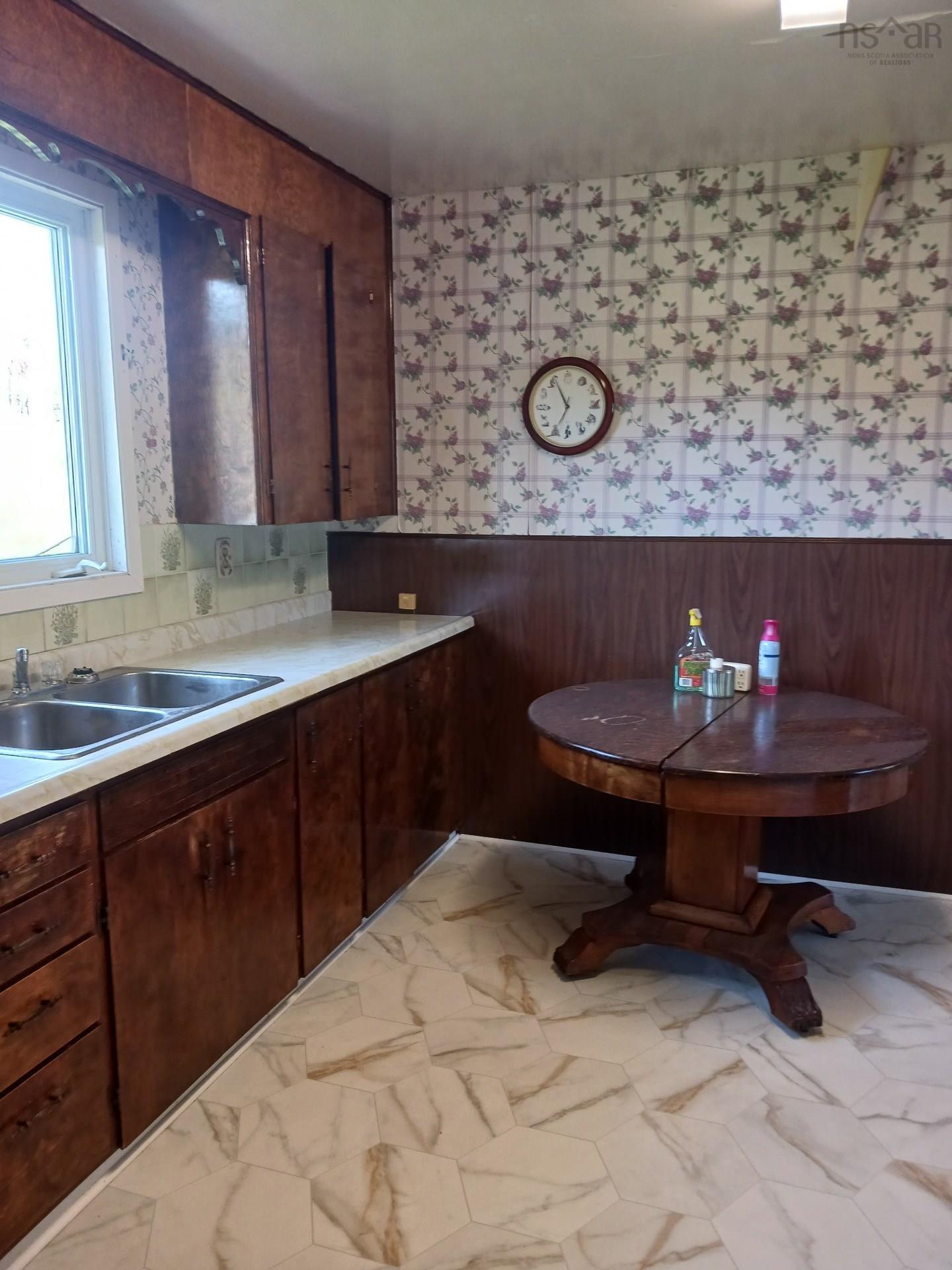 $99,000.00: 307 DONKIN Highway, Donkin