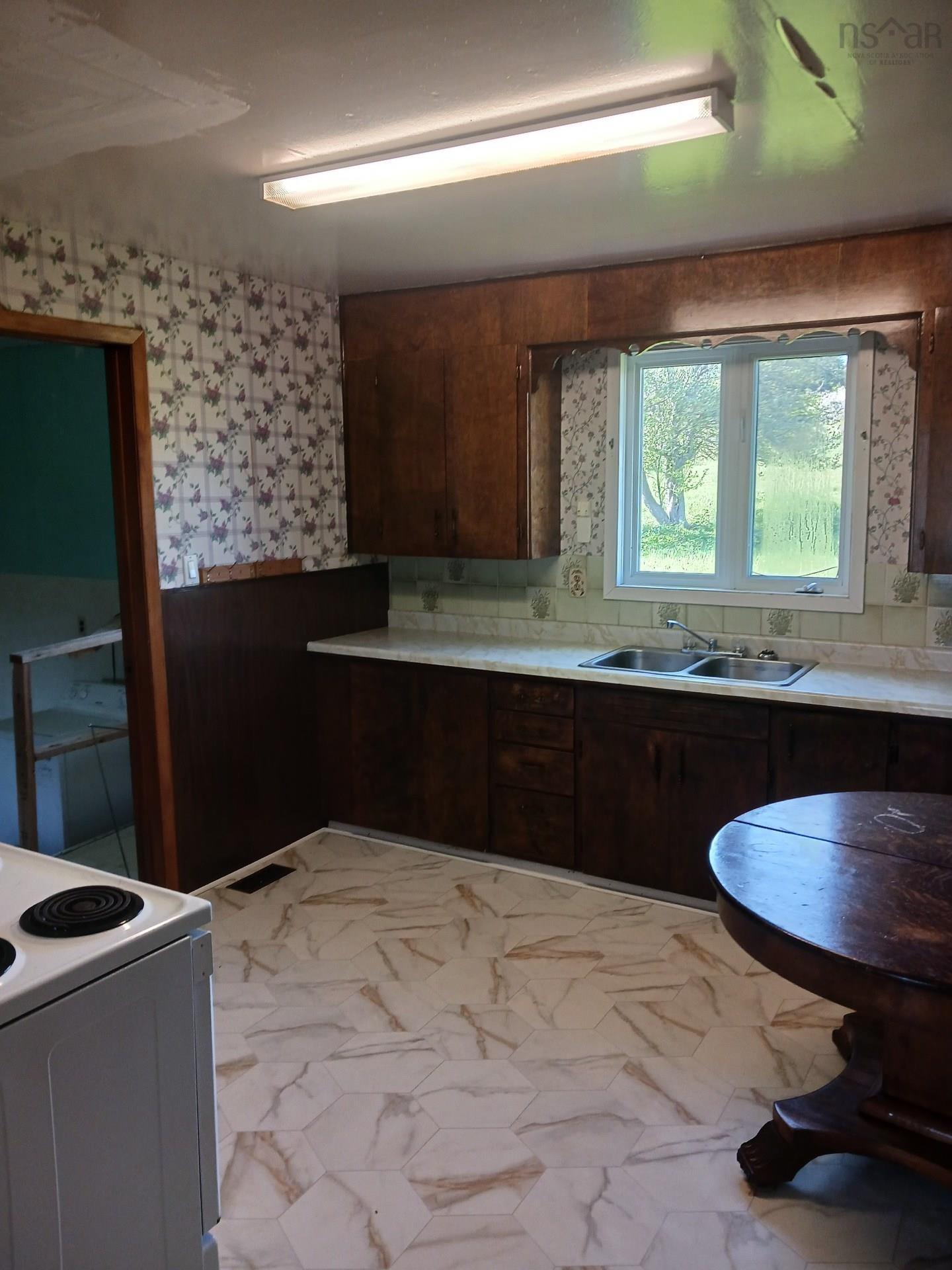 $99,000.00: 307 DONKIN Highway, Donkin