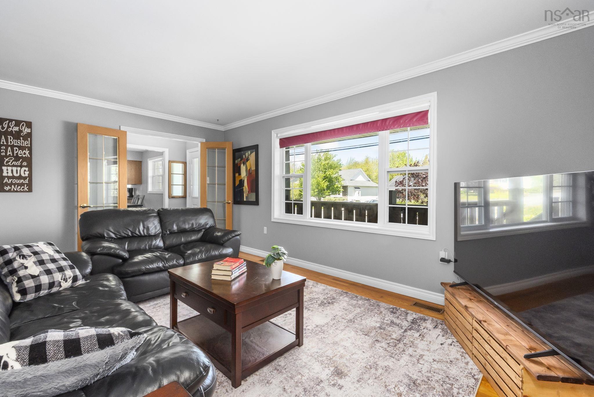 $519,000.00: 20 White Road, Enfield
