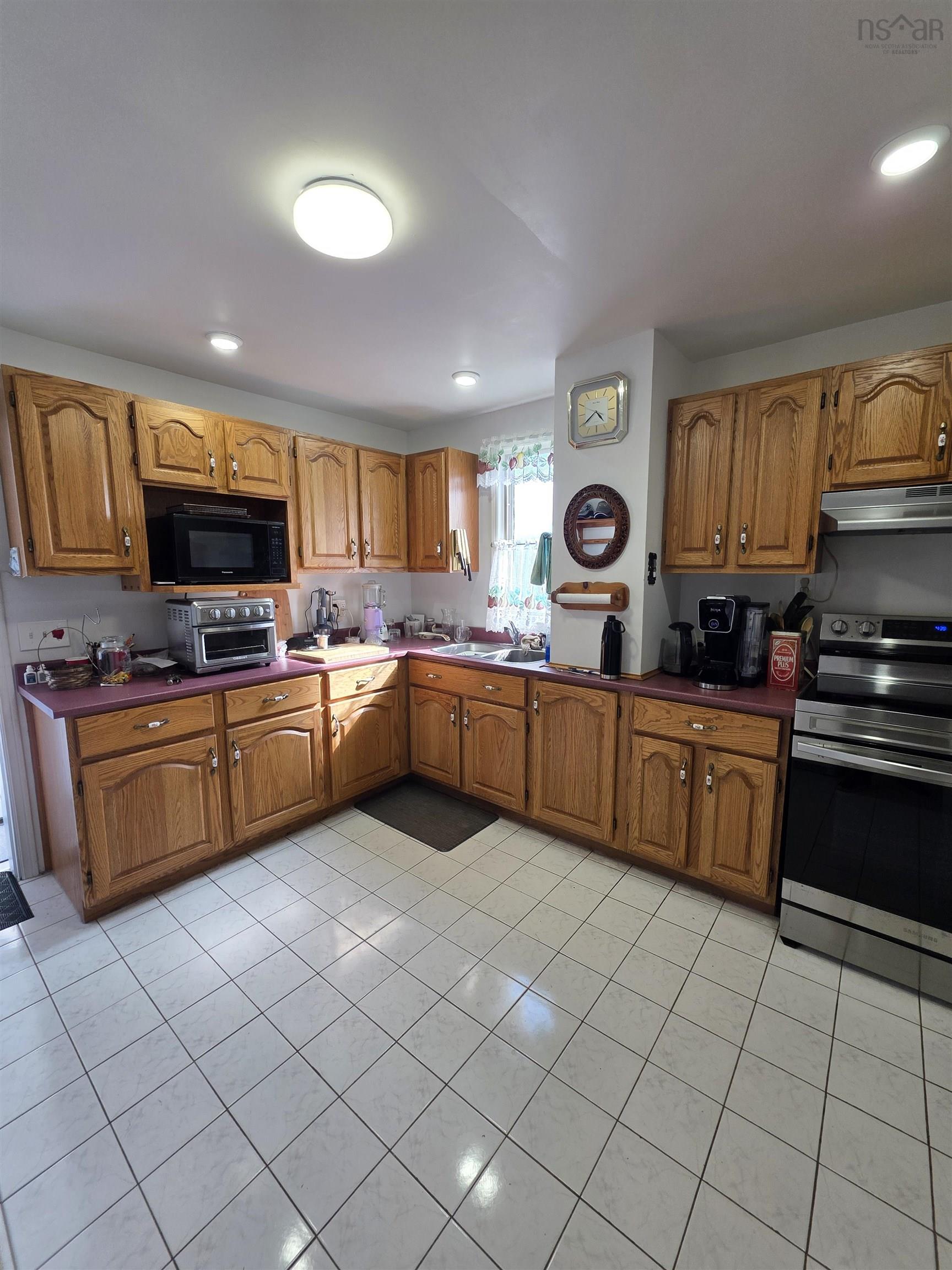 $152,000.00: 200 Maple Avenue, Glace Bay