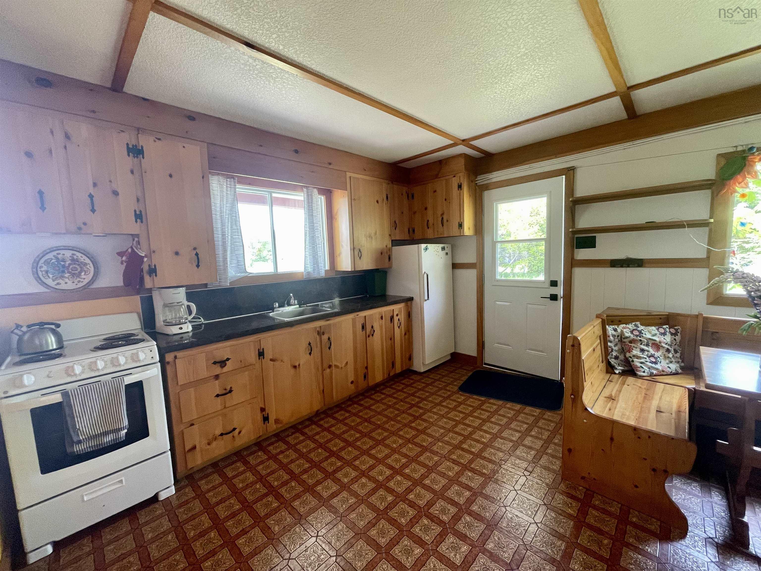 $179,000.00: 720 Milbury Lake Road, Youngs Cove