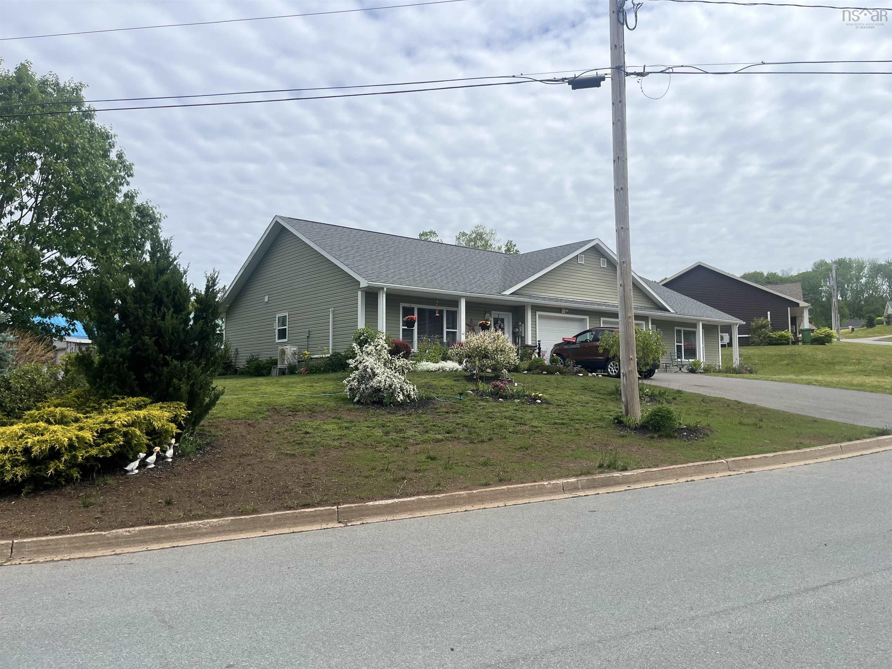 $599,900.00: 7 & 9 Kimbrough Court, Greenwich