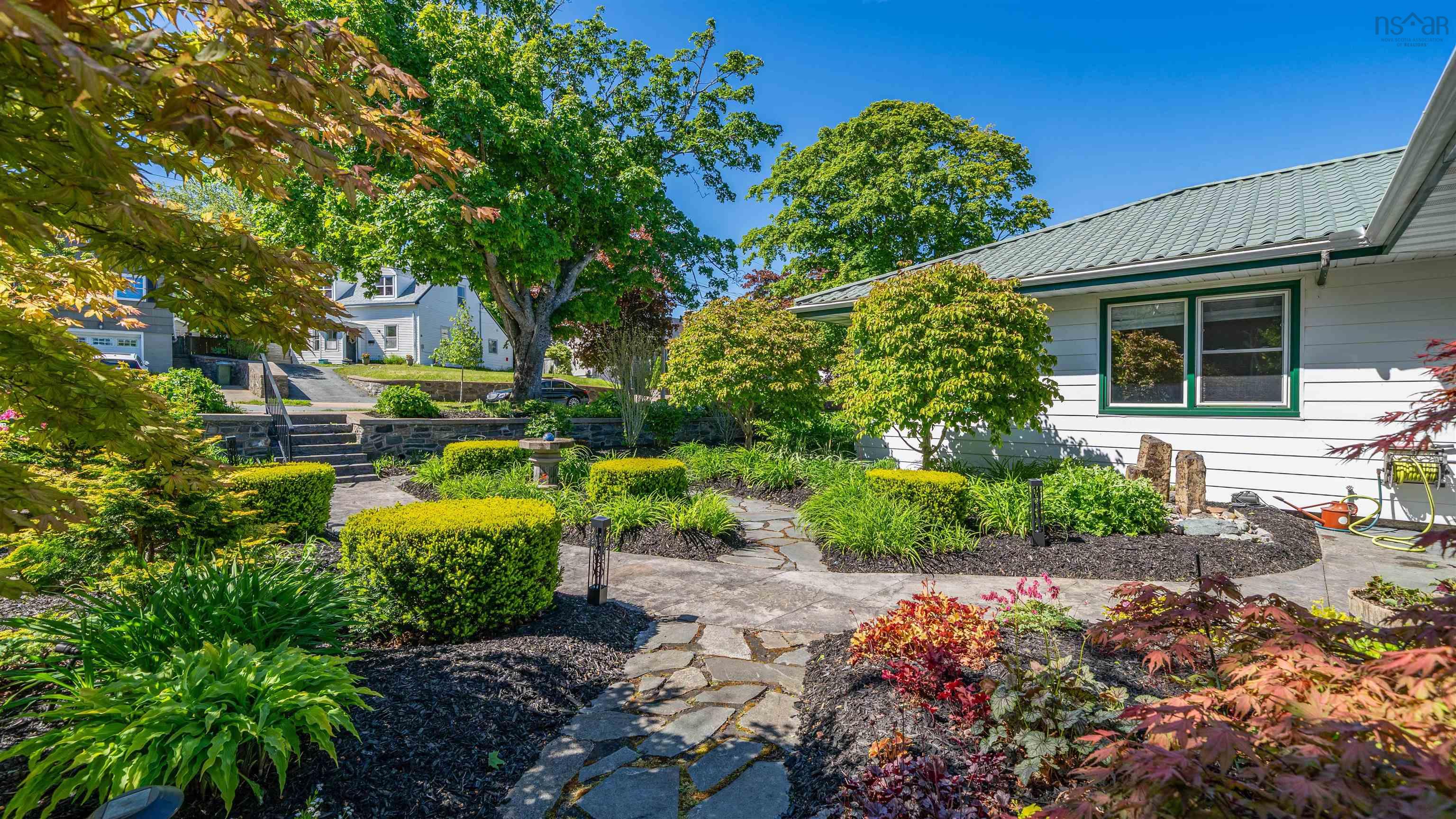 15 Lakeview Avenue, Dartmouth, NS (MLS 202614061)