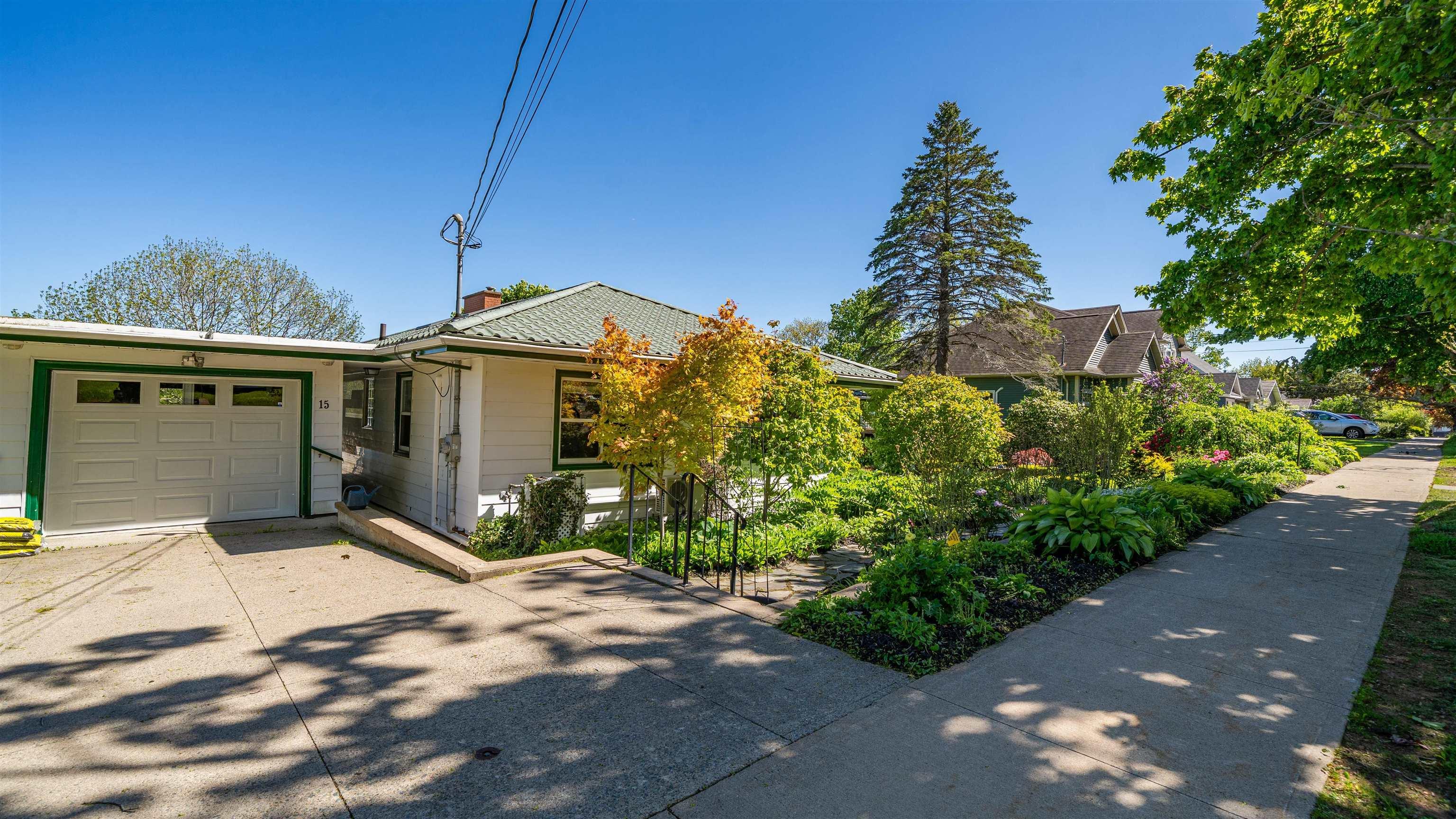 15 Lakeview Avenue, Dartmouth, NS (MLS 202614061)