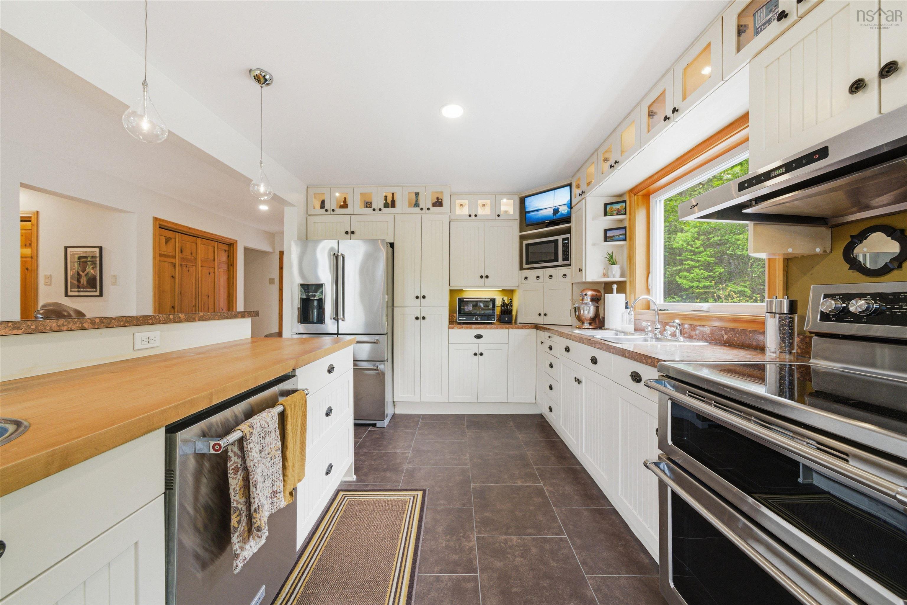 $989,900.00: 943 West Porters Lake Road, West Porters Lake