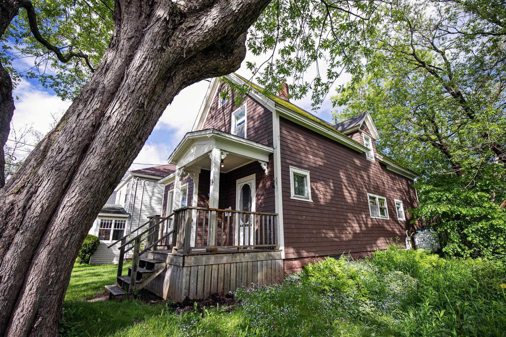 $179,900.00: 14 Clifford Street, Amherst