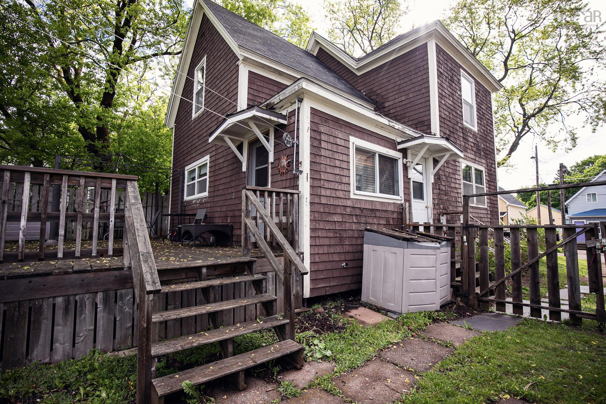 $179,900.00: 14 Clifford Street, Amherst