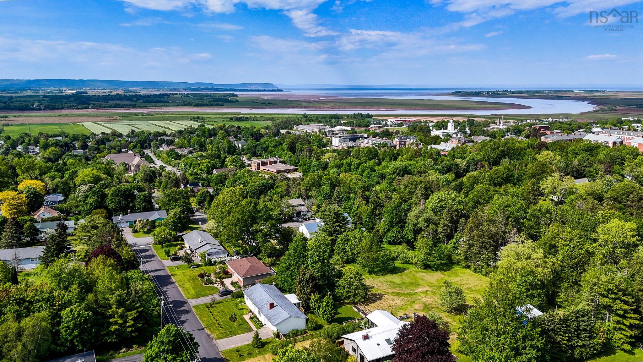 $699,000.00: 5 Grandview Drive, Wolfville