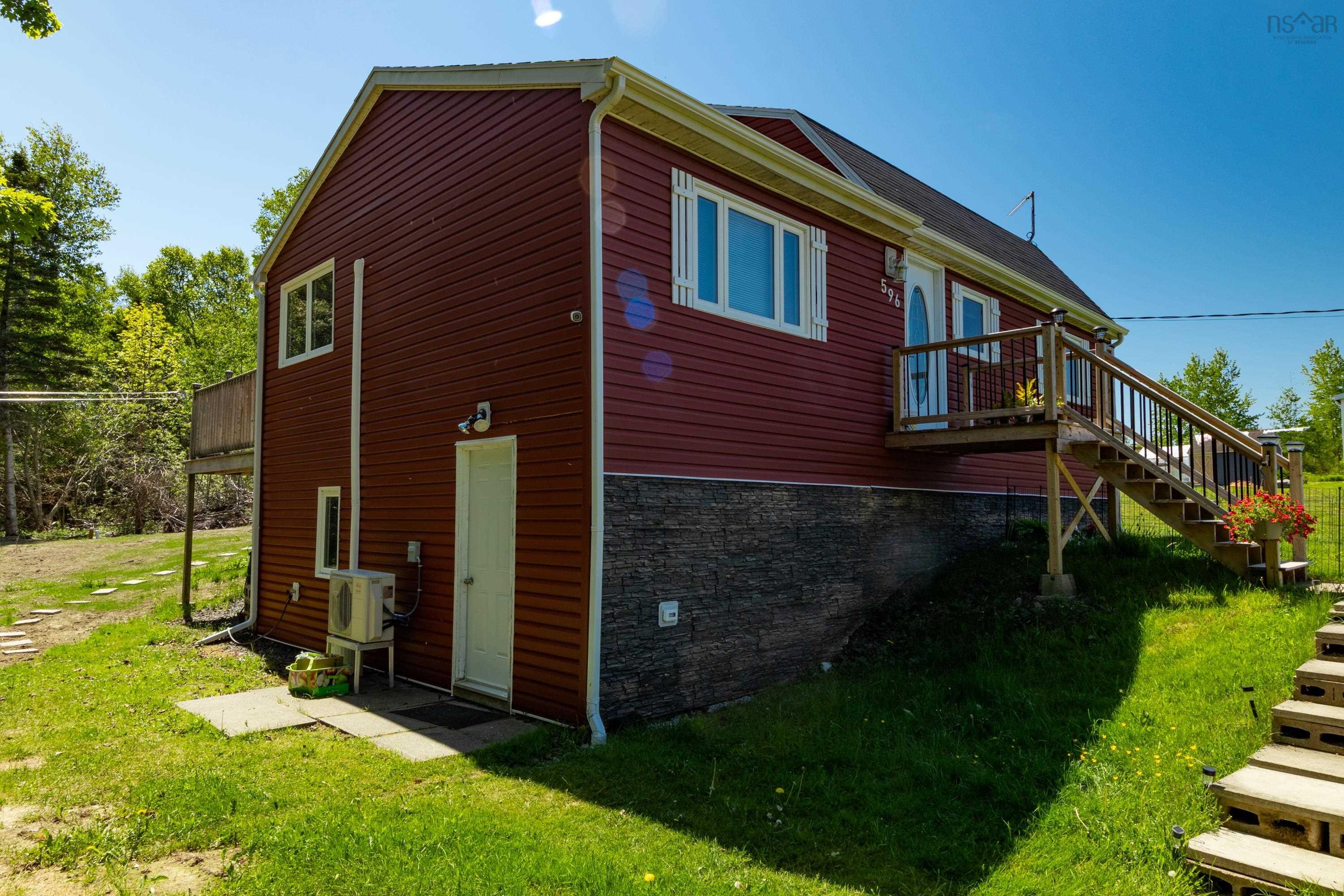 $239,000.00: 596 New Edinburgh Road, New Edinburgh