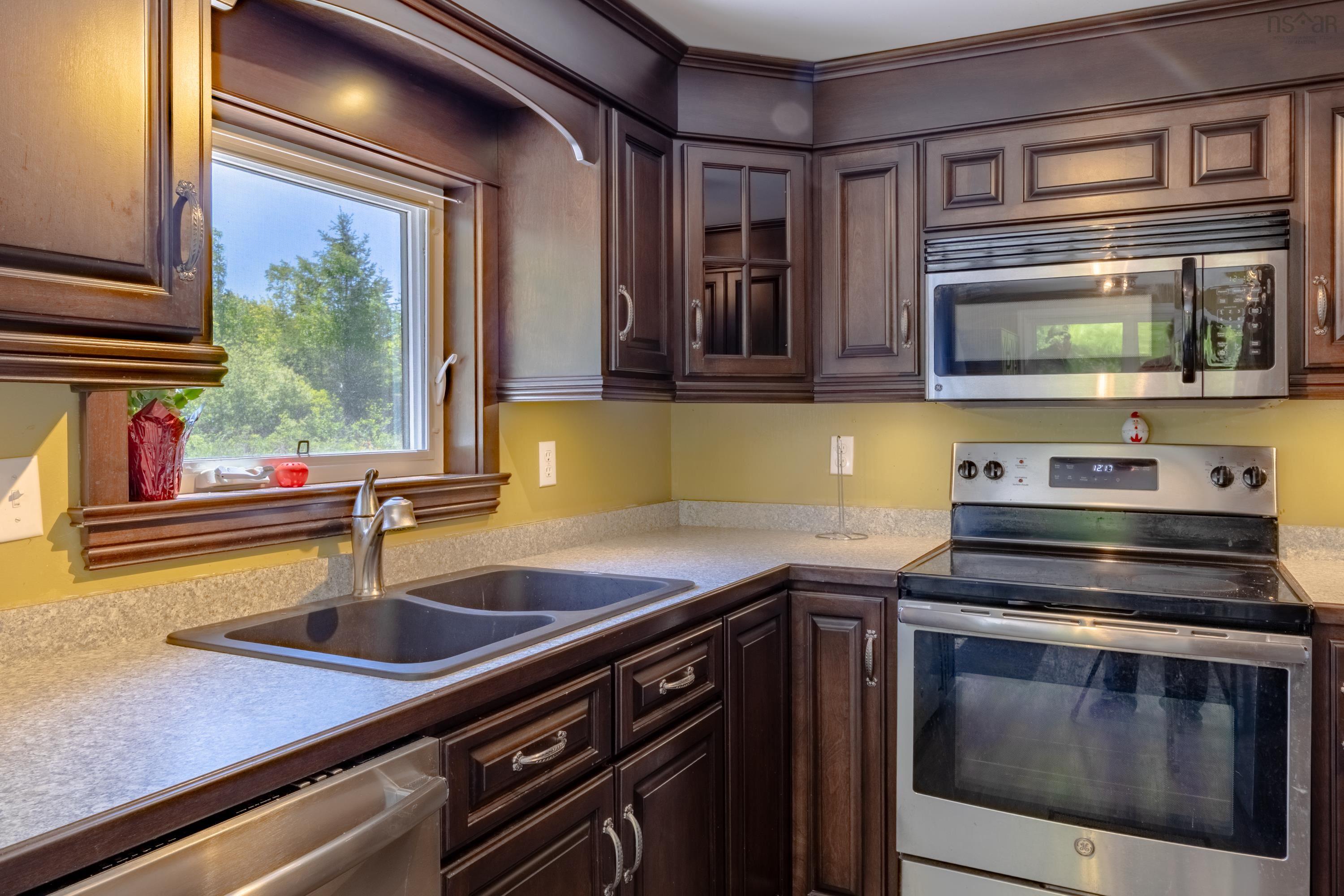 $239,000.00: 596 New Edinburgh Road, New Edinburgh
