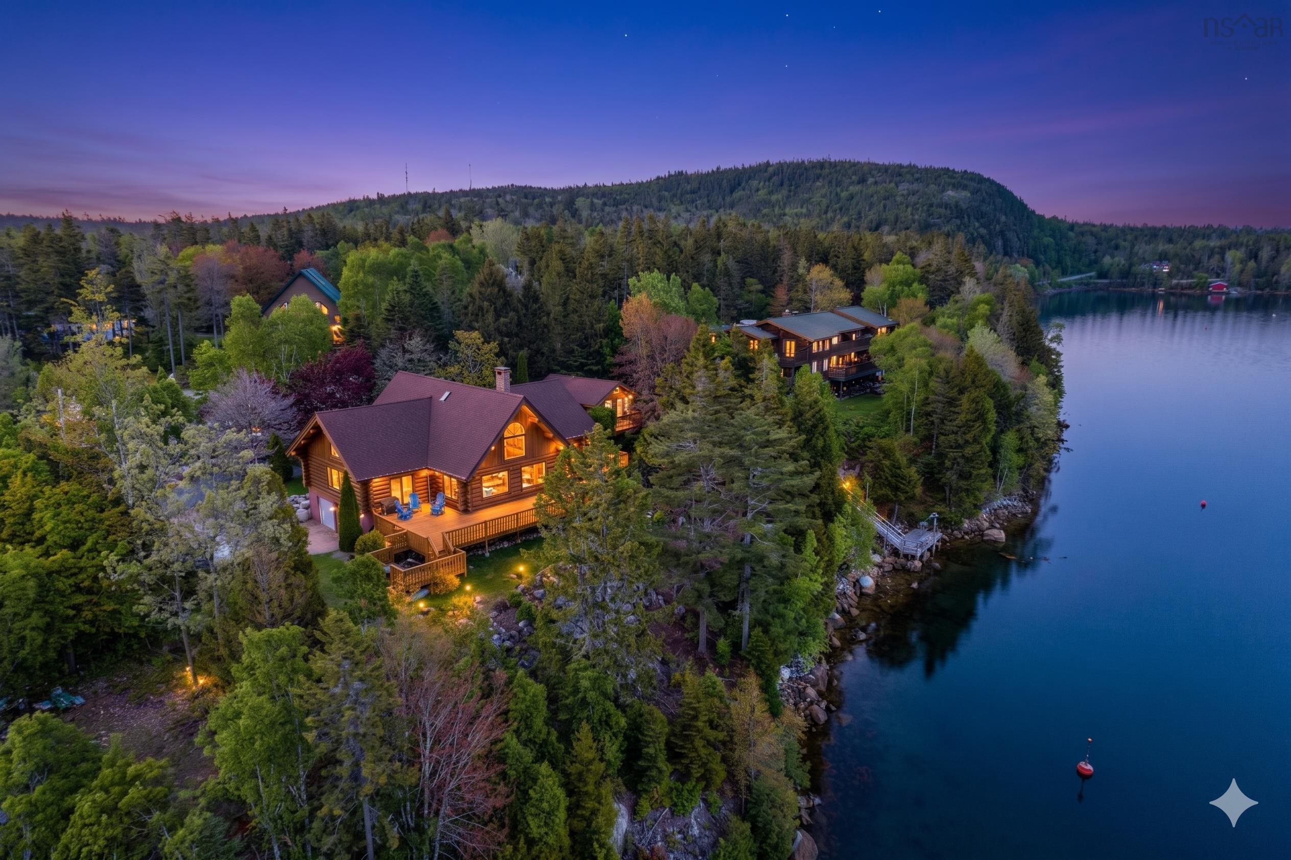 $999,900.00: 33 Ocean Marina Drive, Deep Cove