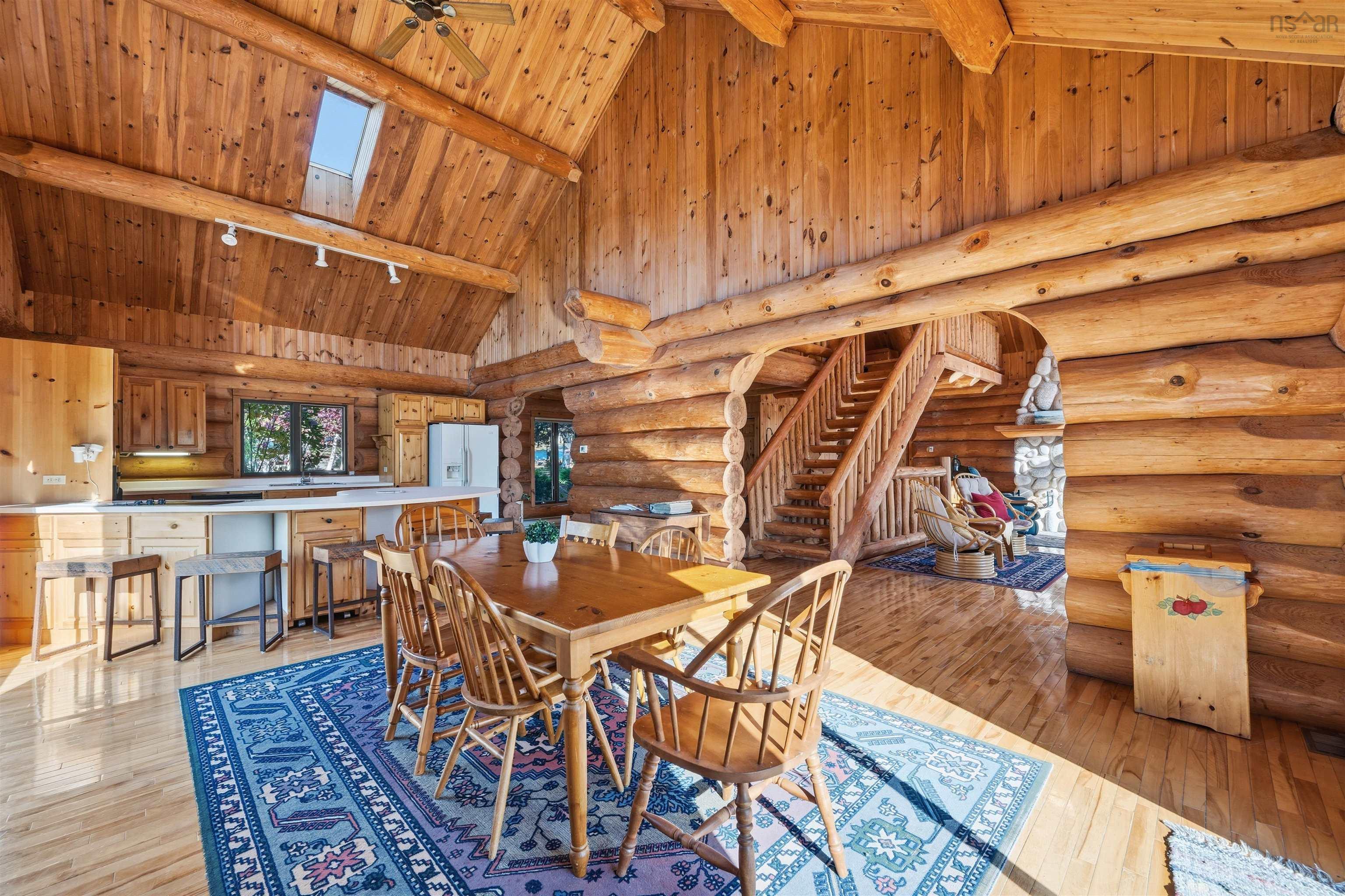 $999,900.00: 33 Ocean Marina Drive, Deep Cove