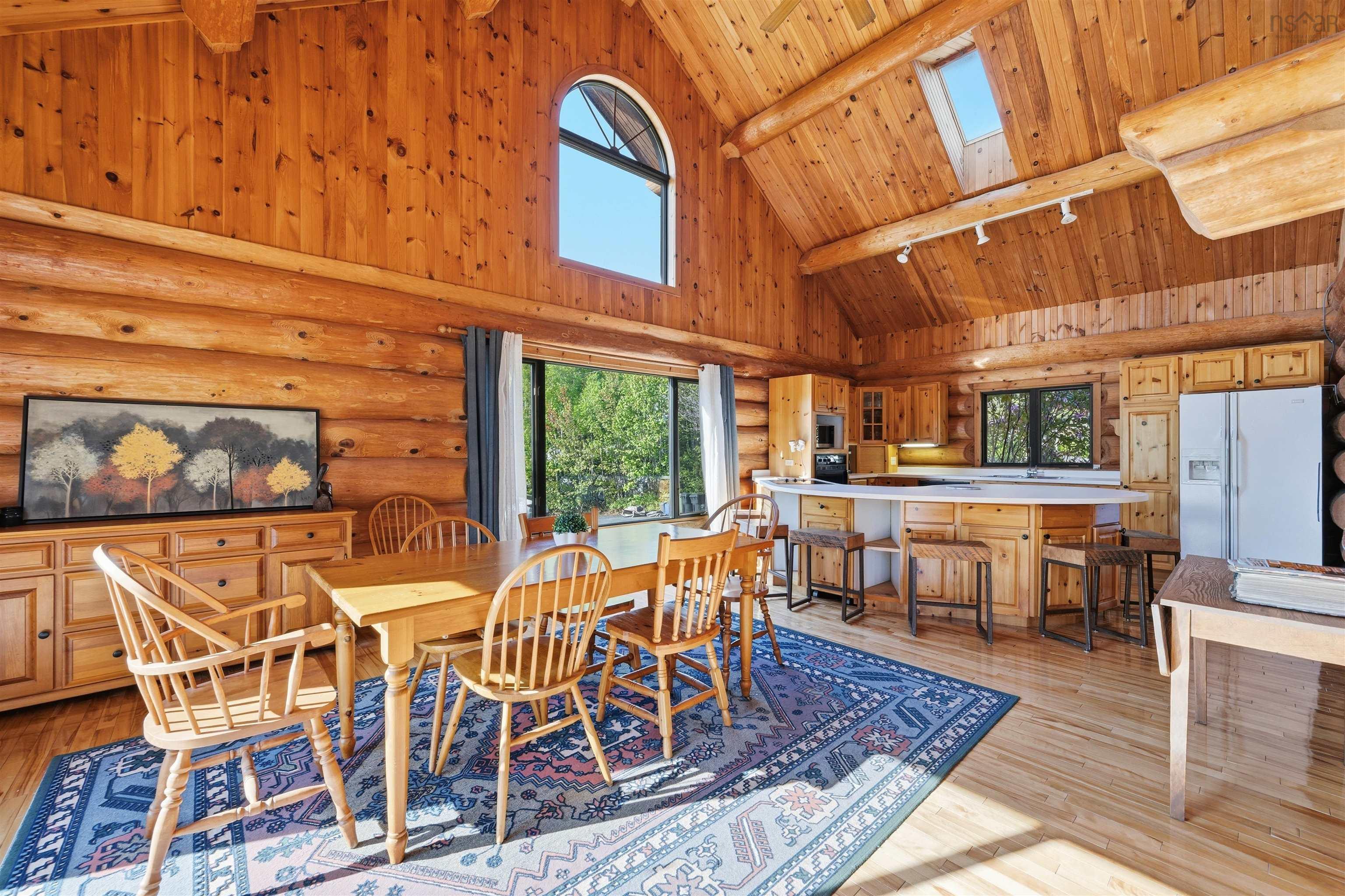 $999,900.00: 33 Ocean Marina Drive, Deep Cove