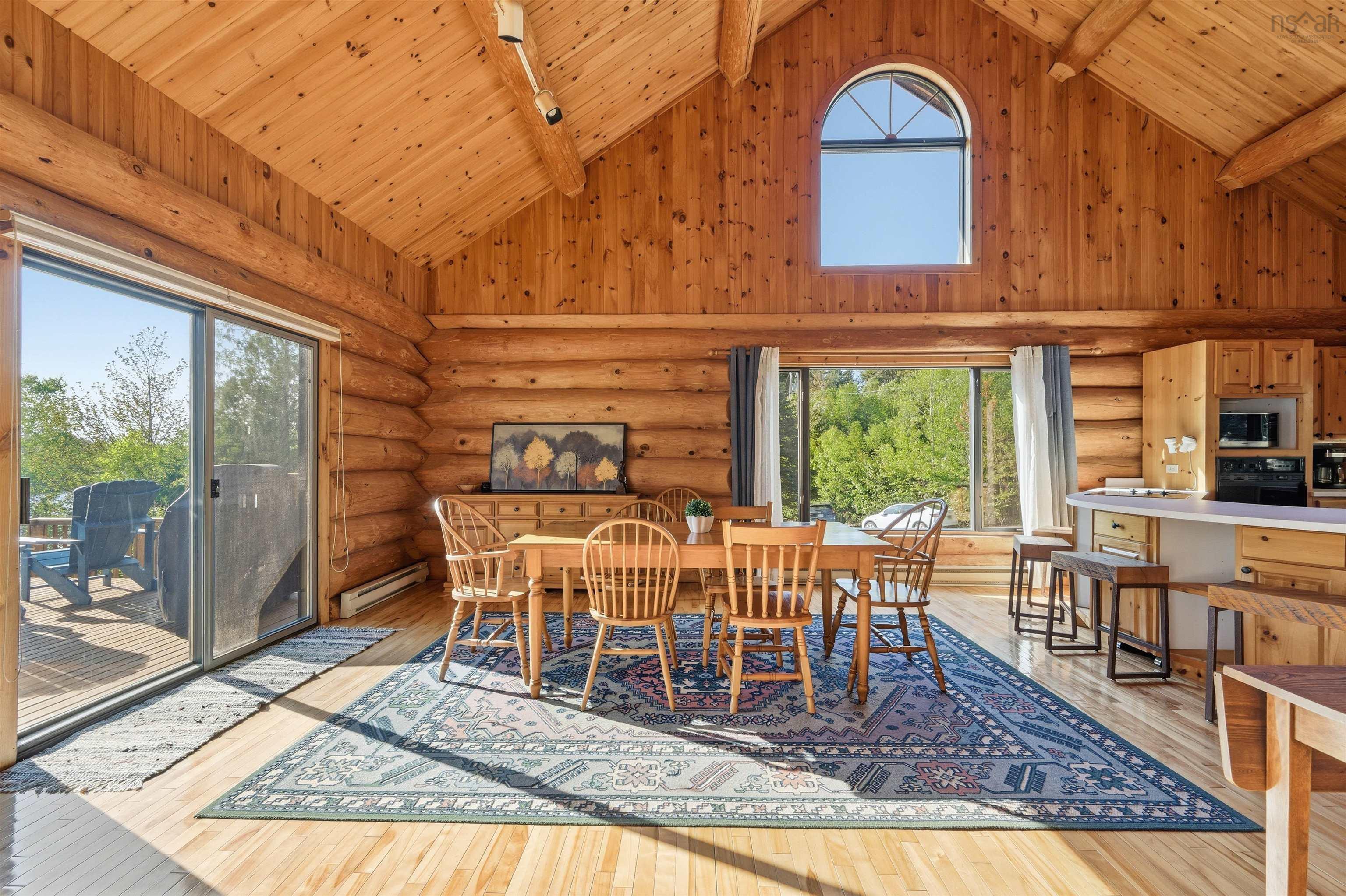 $999,900.00: 33 Ocean Marina Drive, Deep Cove