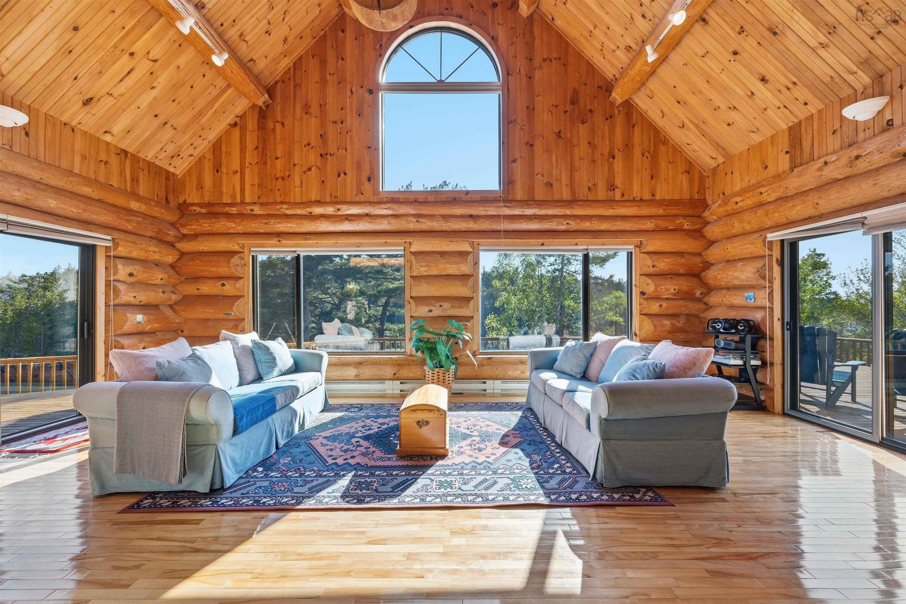 $999,900.00: 33 Ocean Marina Drive, Deep Cove