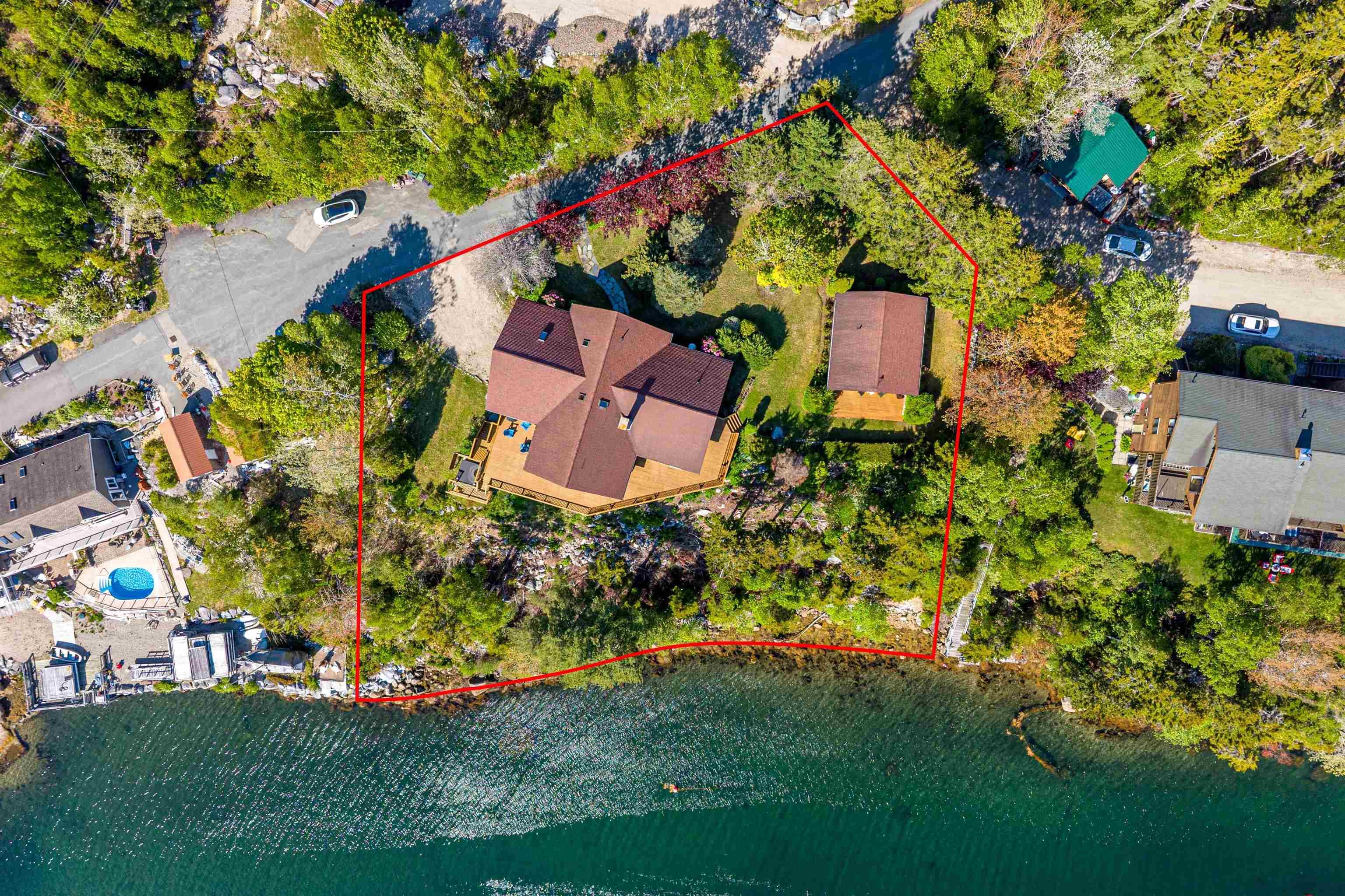 $999,900.00: 33 Ocean Marina Drive, Deep Cove