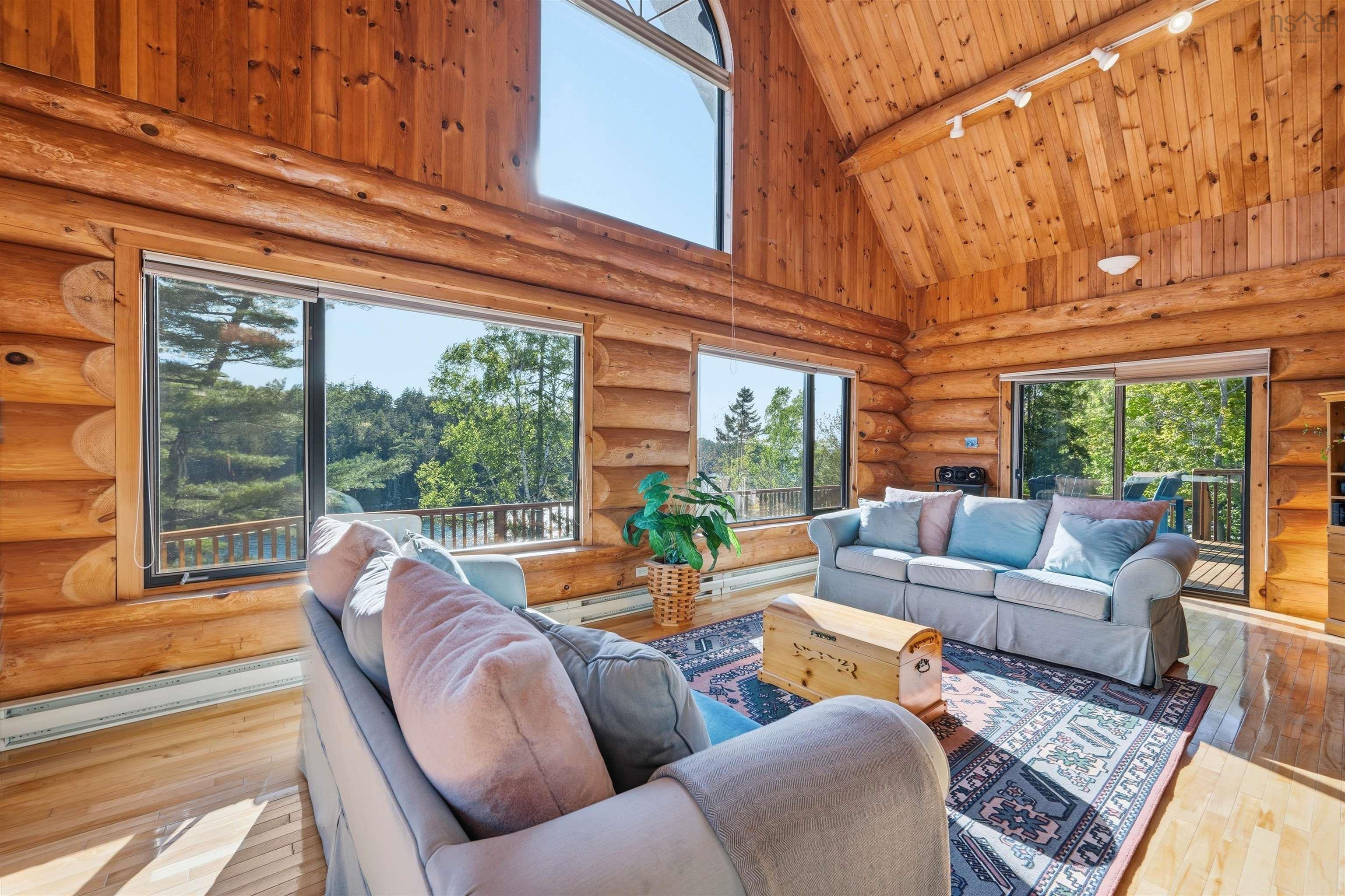 $999,900.00: 33 Ocean Marina Drive, Deep Cove