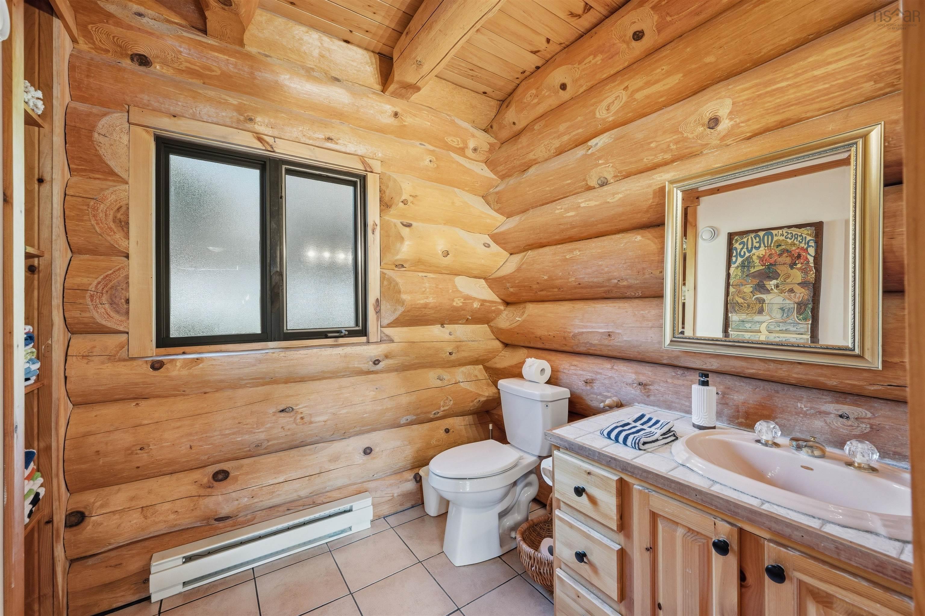 $999,900.00: 33 Ocean Marina Drive, Deep Cove